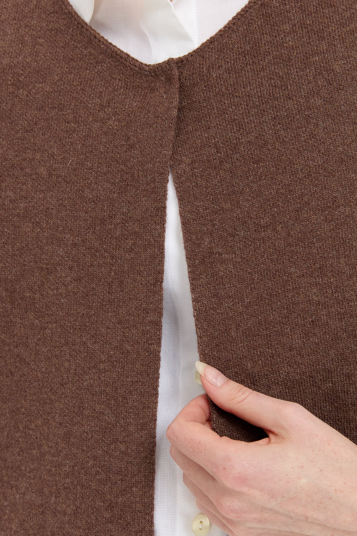 24010Kadın Sıfır Yaka Eteği İşlemeli Yün Yelek D.Kahve