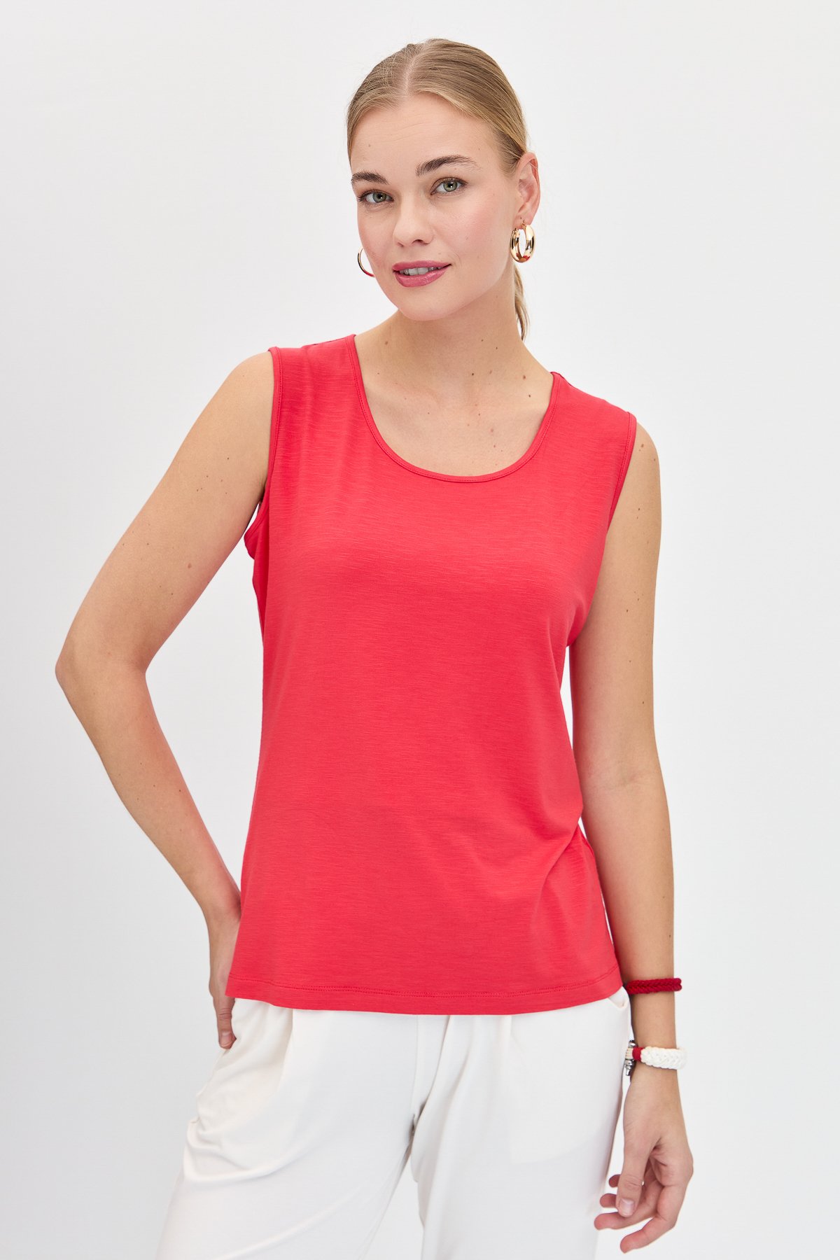 KMY24086Kadın Sıfır Yaka Flamlı Kumaş Basic Askılı Tshirt Mercan