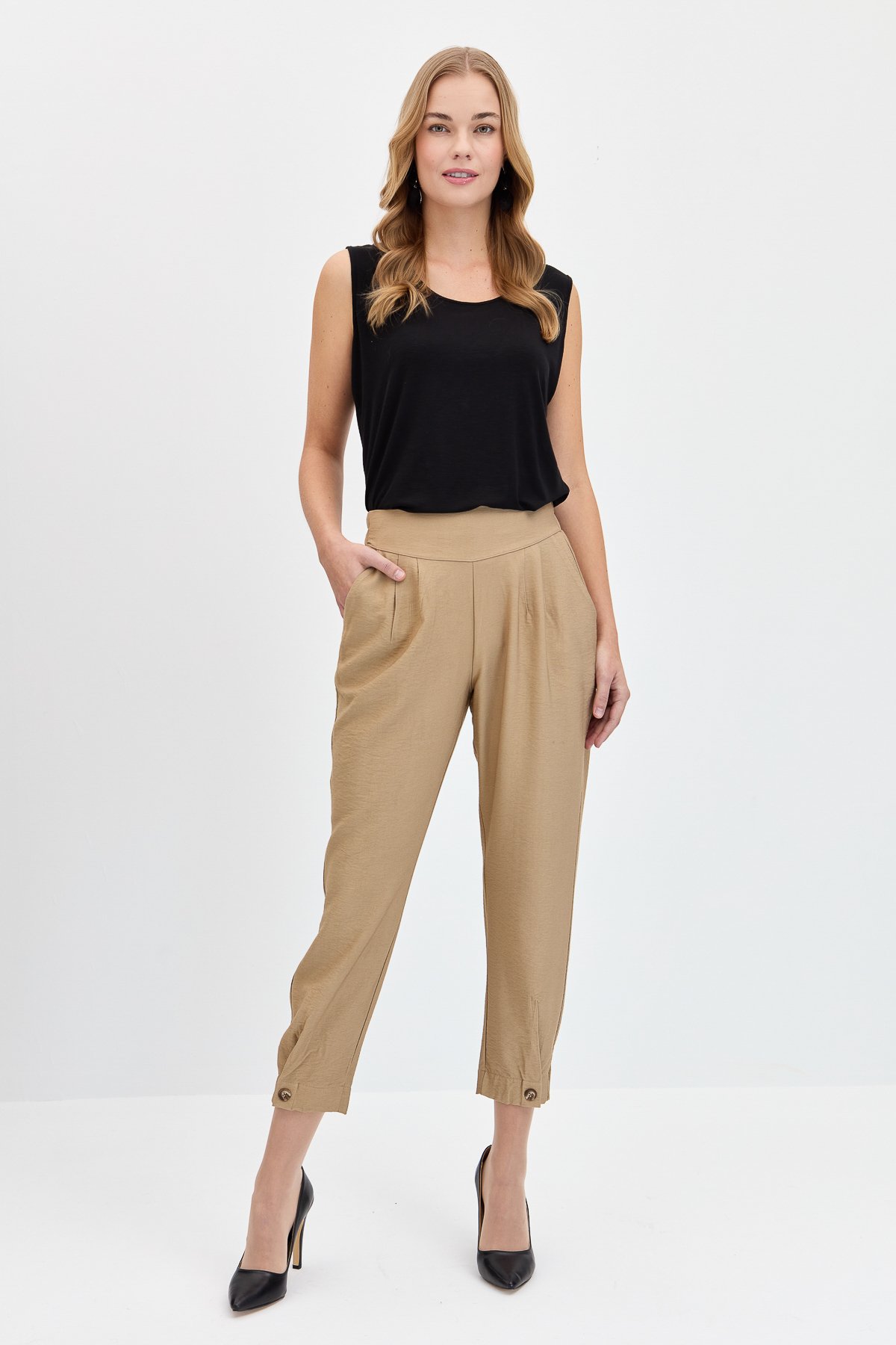 KMY24086Kadın Sıfır Yaka Flamlı Kumaş Basic Askılı Tshirt Siyah