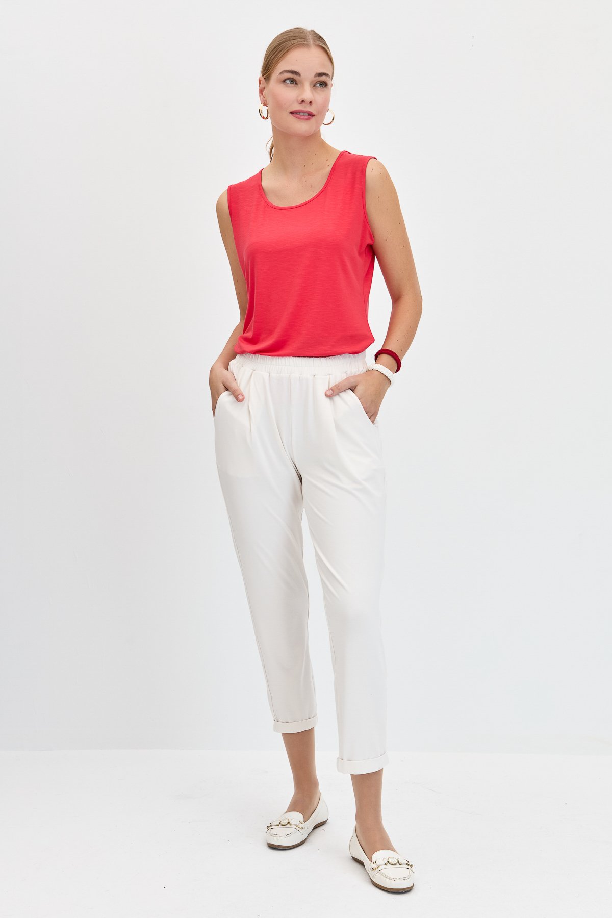 KMY24086Kadın Sıfır Yaka Flamlı Kumaş Basic Askılı Tshirt Mercan