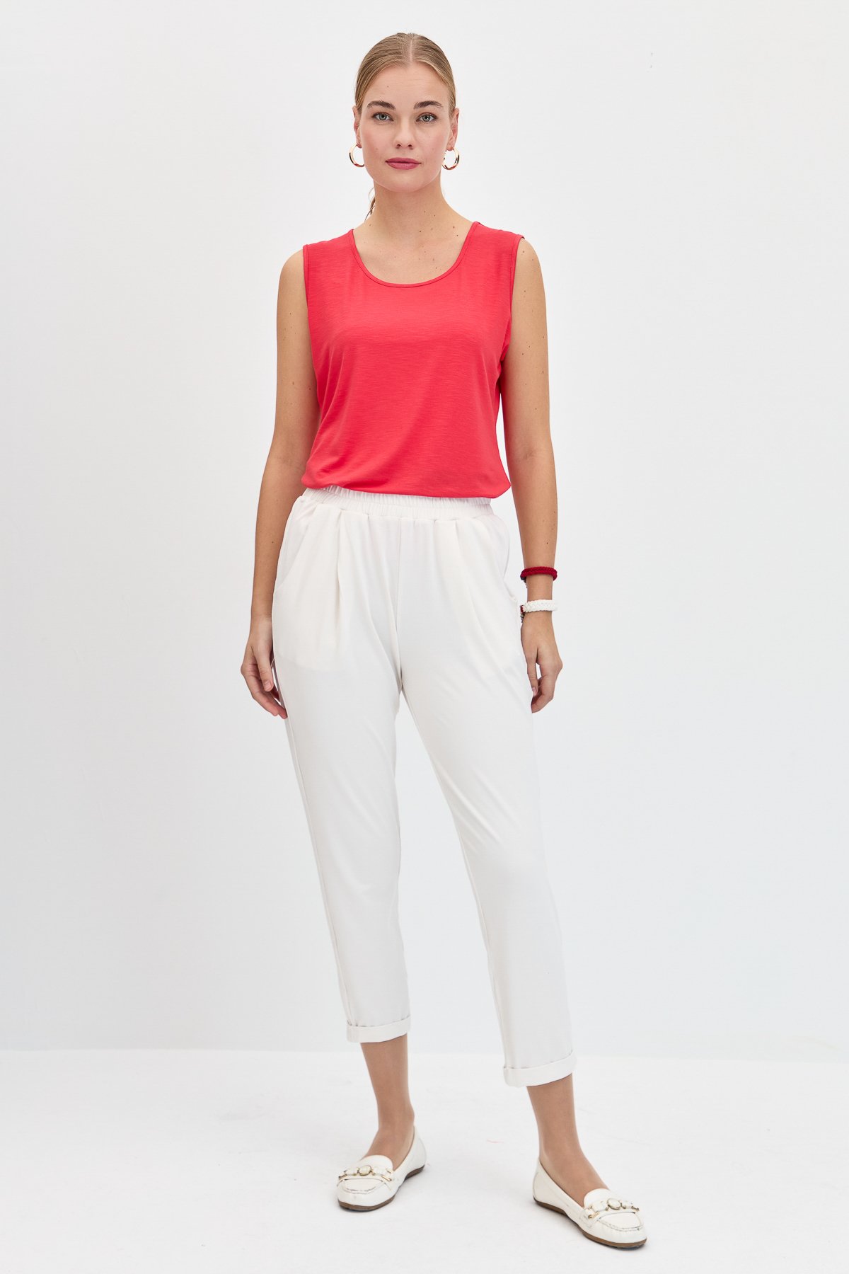 KMY24086Kadın Sıfır Yaka Flamlı Kumaş Basic Askılı Tshirt Mercan