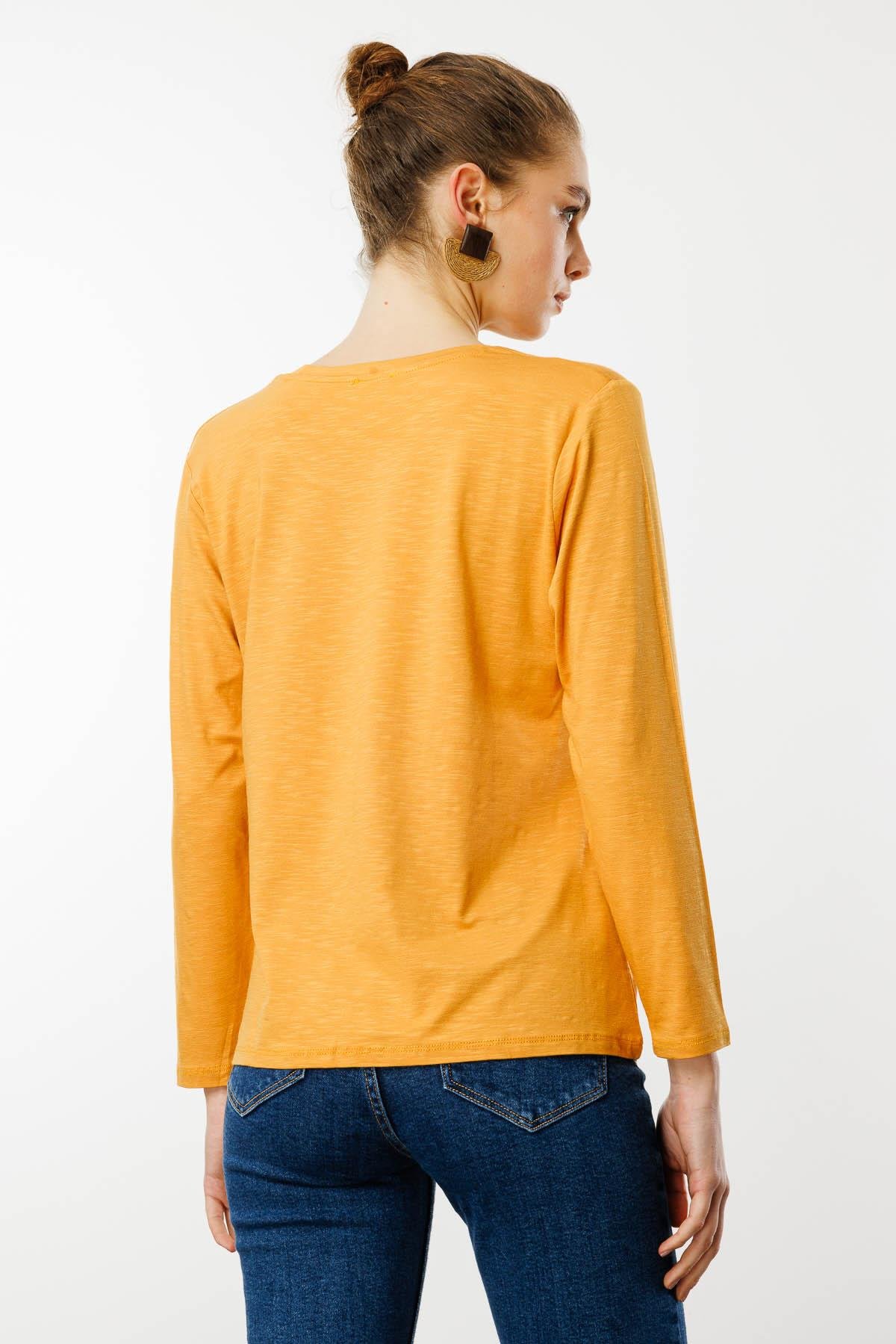 KMY24093Kadın Sıfır Yaka Flamlı Kumaş Basic Penye Bluz Hardal