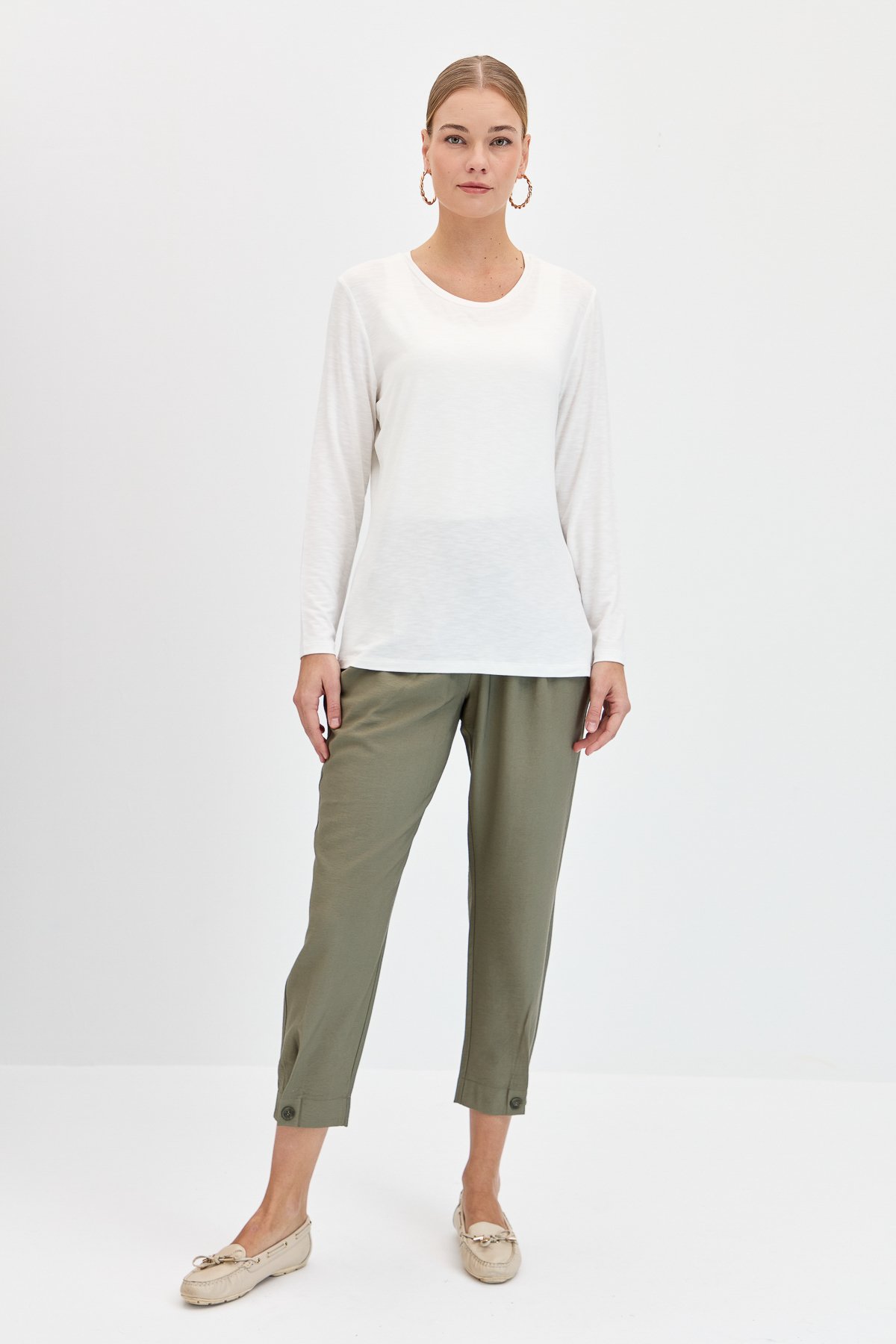 KMY24093Kadın Sıfır Yaka Flamlı Kumaş Basic Penye Bluz Ekru