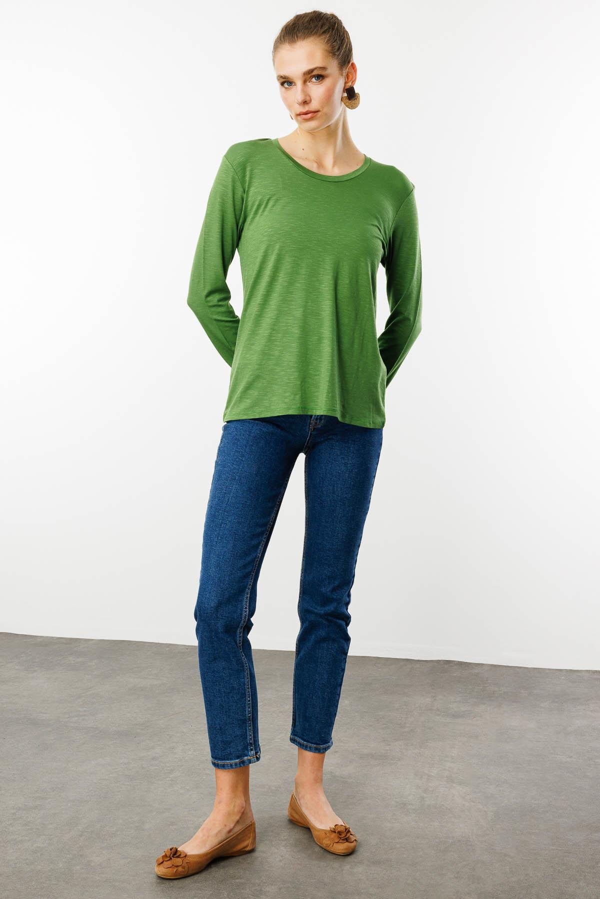 KMY24093Kadın Sıfır Yaka Flamlı Kumaş Basic Penye Bluz A.Yeşil