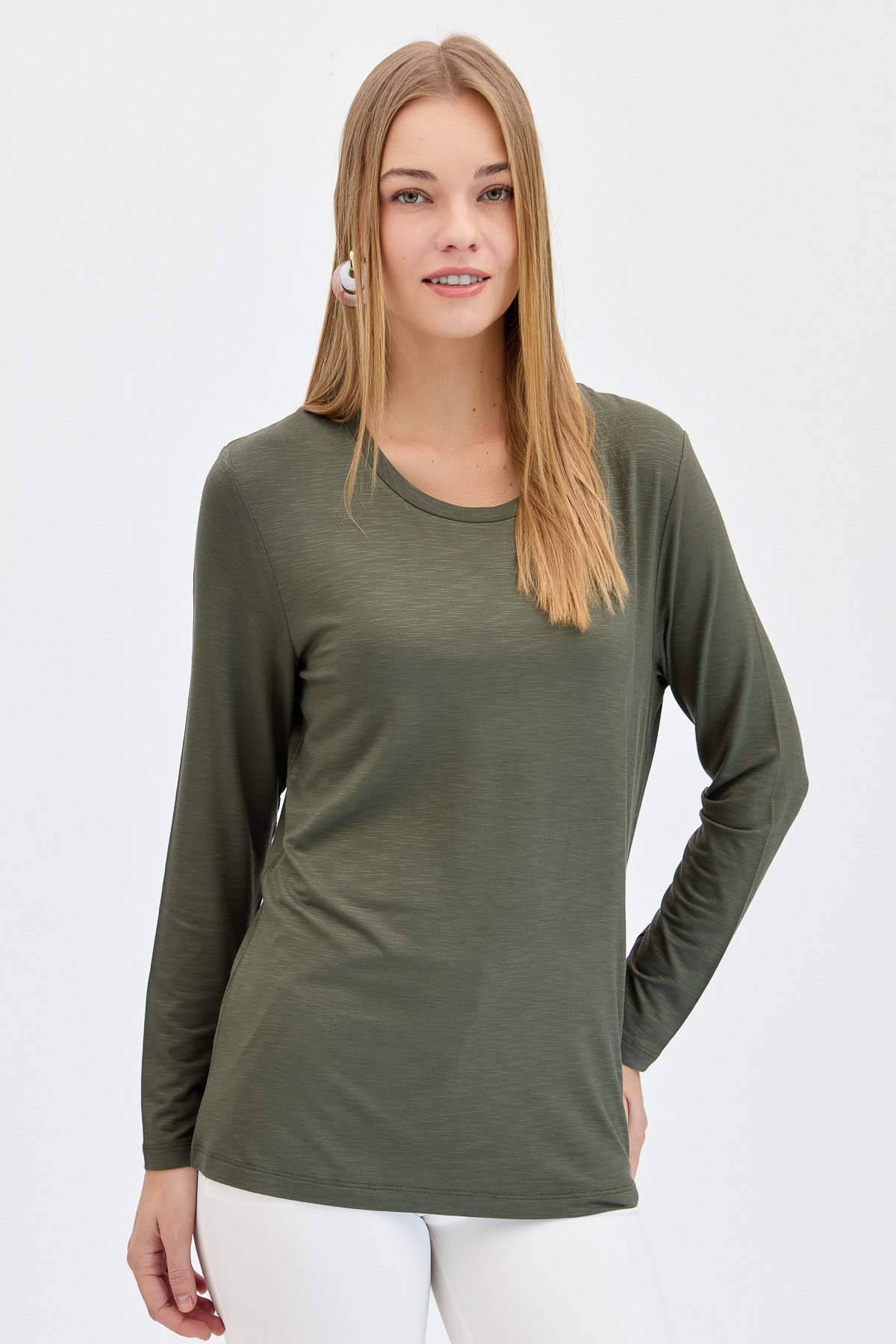 KMY24093Kadın Sıfır Yaka Flamlı Kumaş Basic Penye Bluz Haki