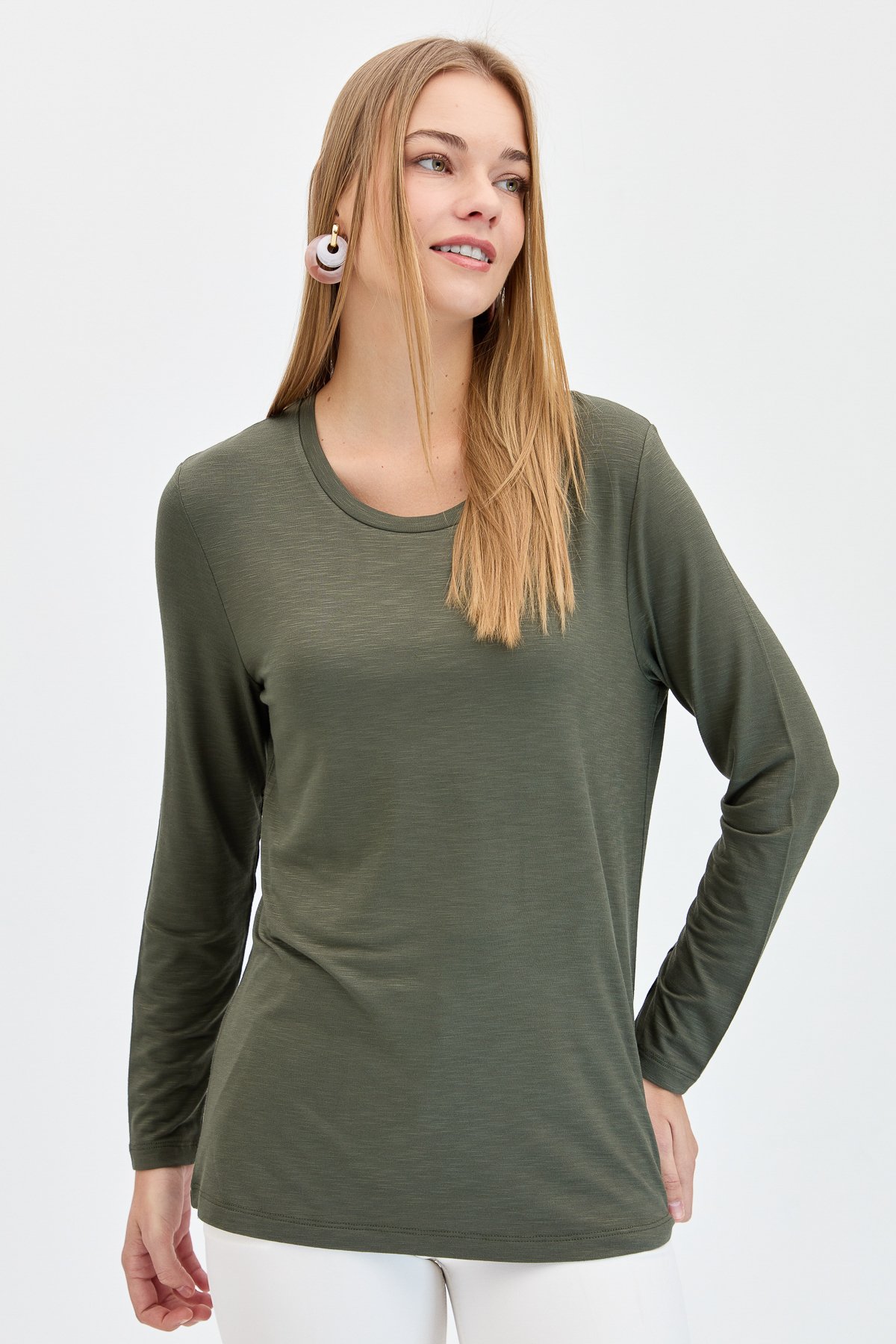 KMY24093Kadın Sıfır Yaka Flamlı Kumaş Basic Penye Bluz Haki