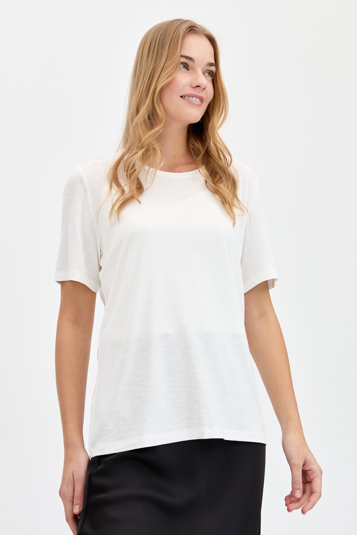 KMY24084Kadın Sıfır Yaka Flamlı Kumaş Penye Tshirt Ekru