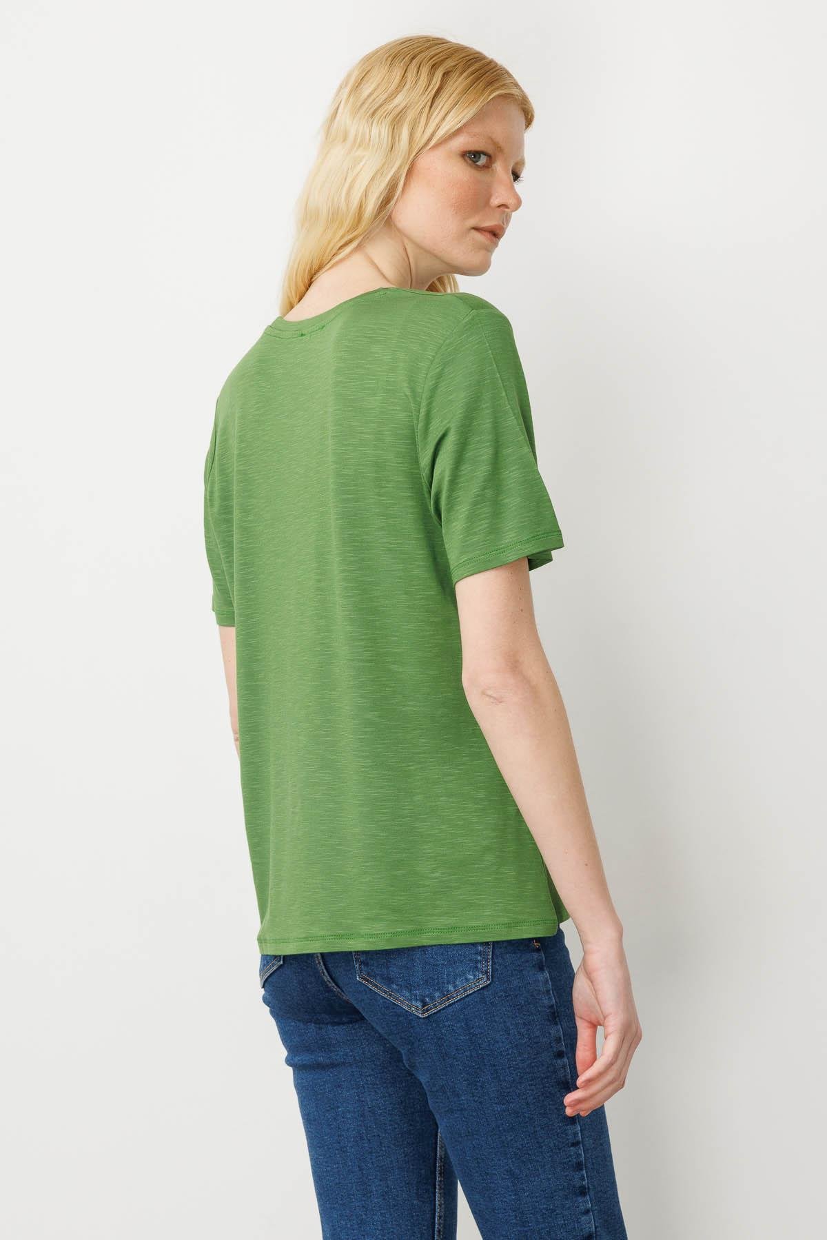 KMY24084Kadın Sıfır Yaka Flamlı Kumaş Penye Tshirt A.Yeşil