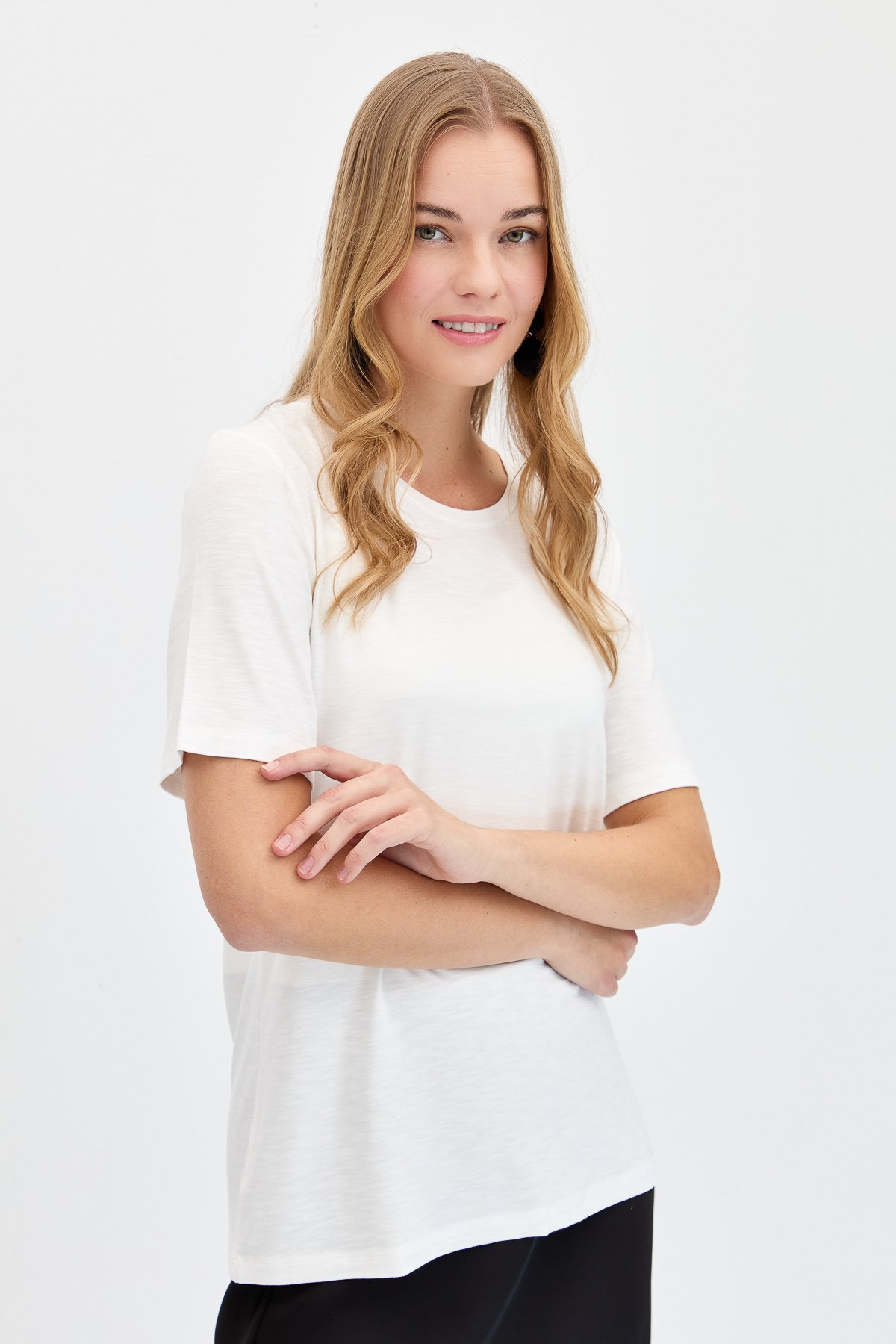 KMY24084Kadın Sıfır Yaka Flamlı Kumaş Penye Tshirt Ekru