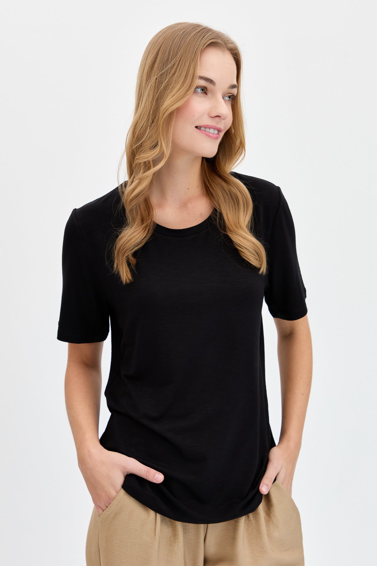 KMY24084Kadın Sıfır Yaka Flamlı Kumaş Penye Tshirt Siyah