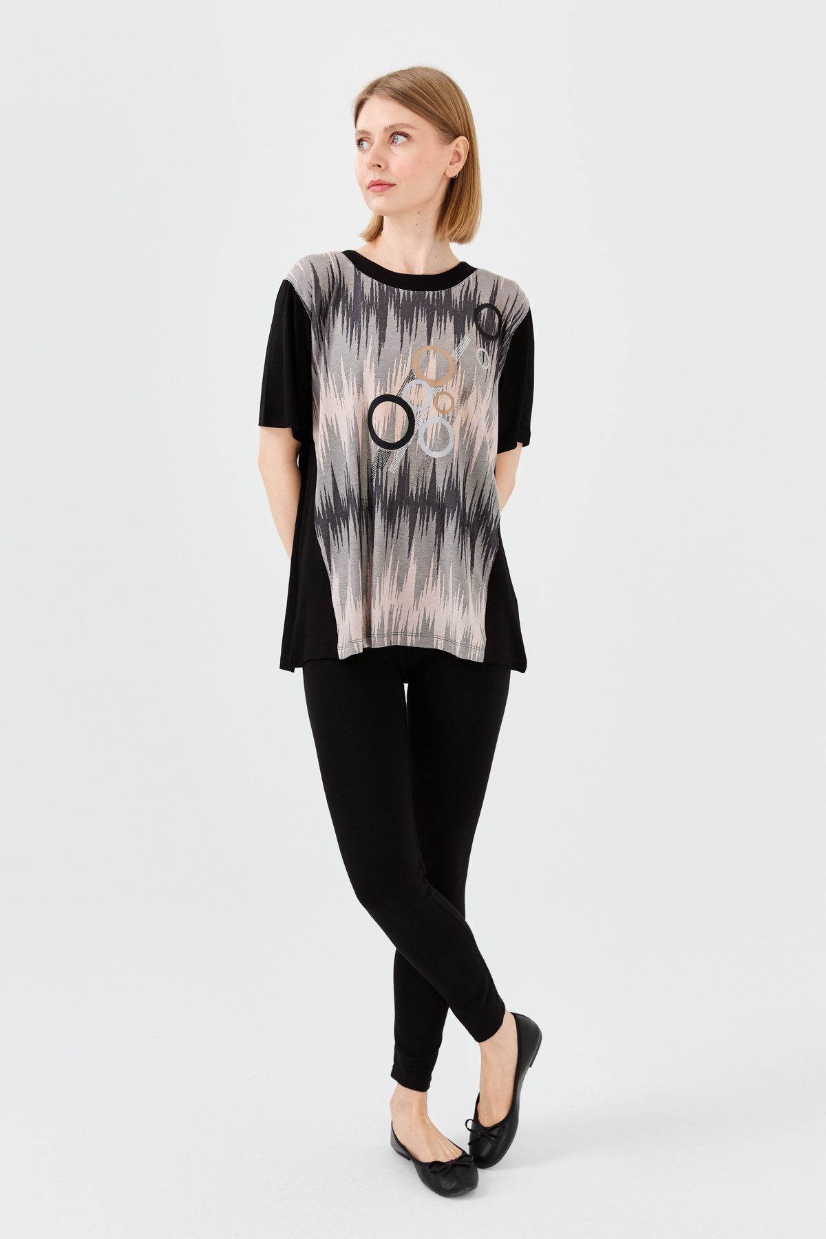 23758Kadın Sıfır Yaka Halka Desenli Penye T-shirt Siyah