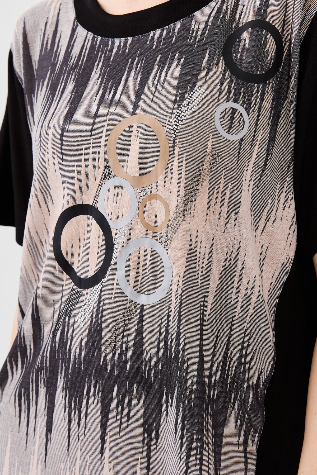 23758Kadın Sıfır Yaka Halka Desenli Penye T-shirt Siyah