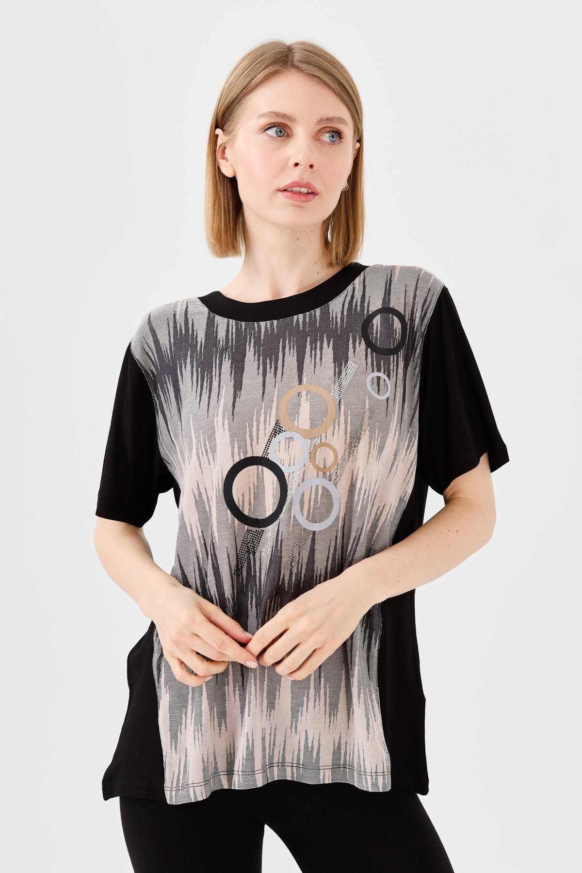 23758Kadın Sıfır Yaka Halka Desenli Penye T-shirt Siyah