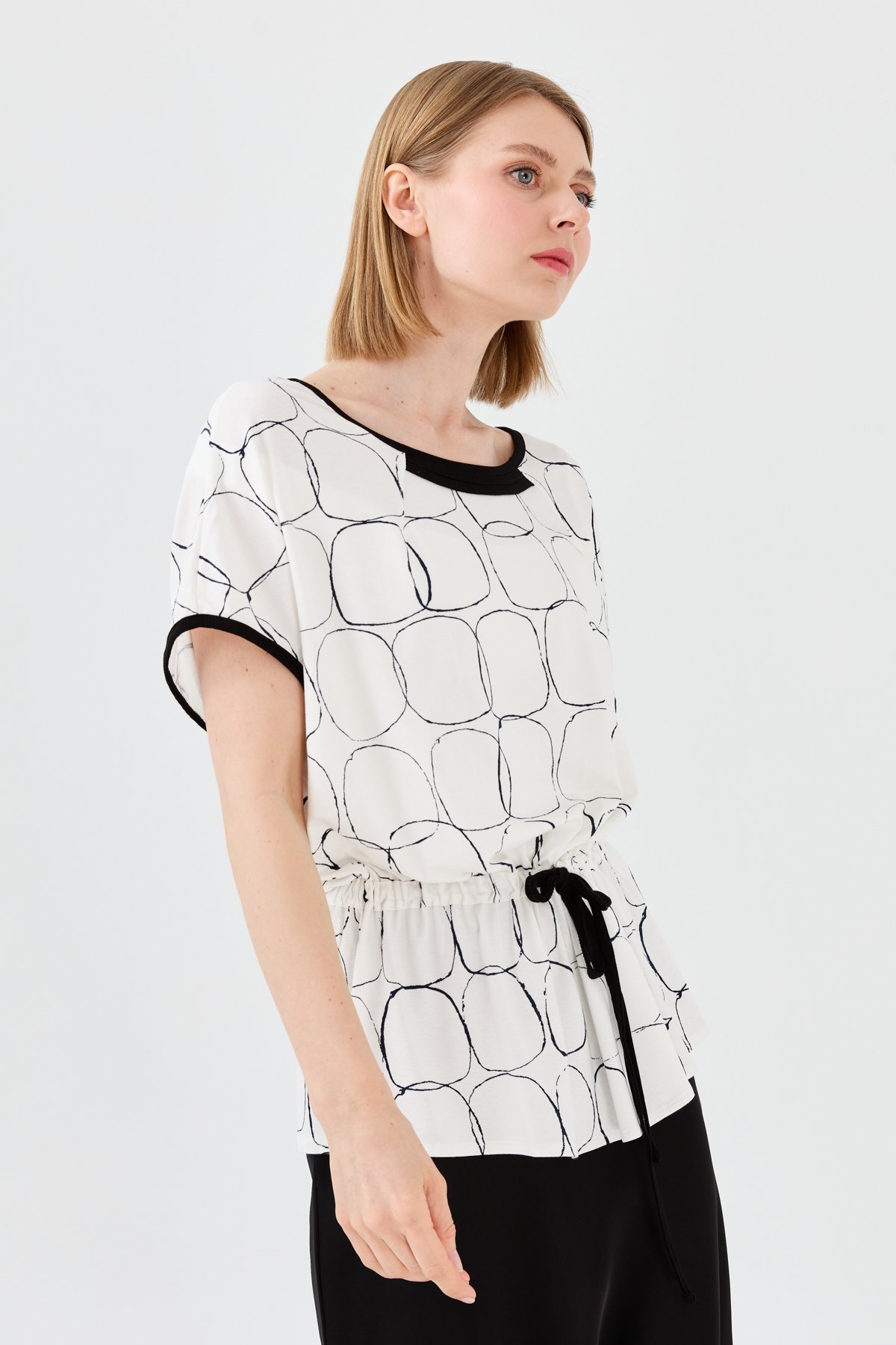 23719Kadın Sıfır Yaka İki Renk Penye T-shirt Ekru/Siyah