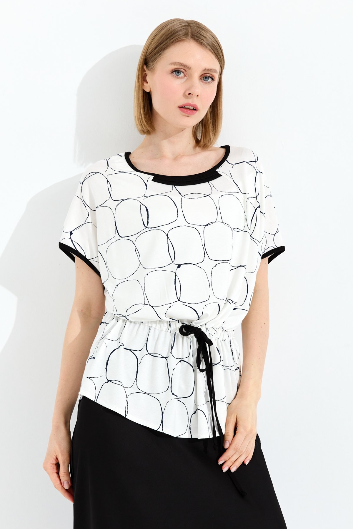 23719Kadın Sıfır Yaka İki Renk Penye T-shirt Ekru/Siyah