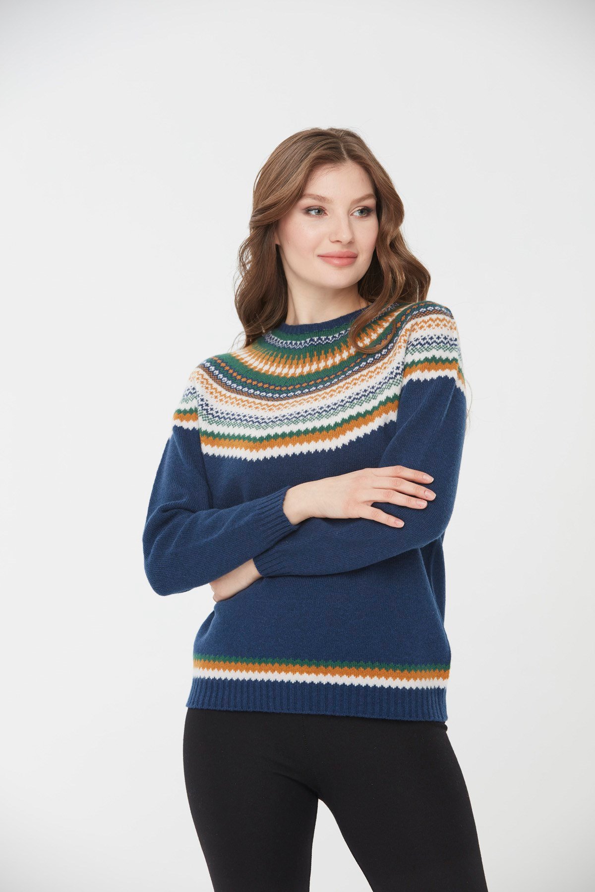 22086Kadın Sıfır Yaka İşleme Desenli Yün Kazak İndigo