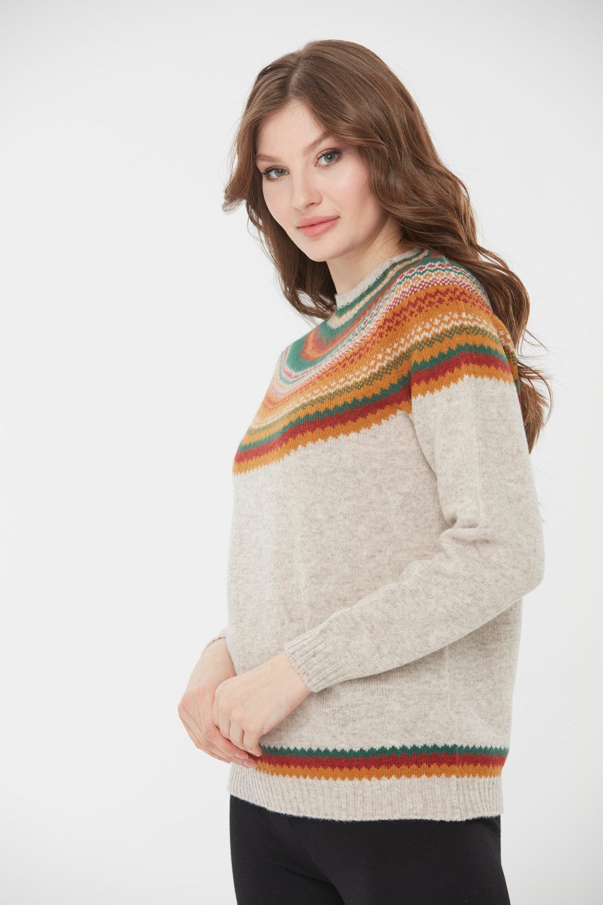 22086Kadın Sıfır Yaka İşleme Desenli Yün Kazak V.Bej