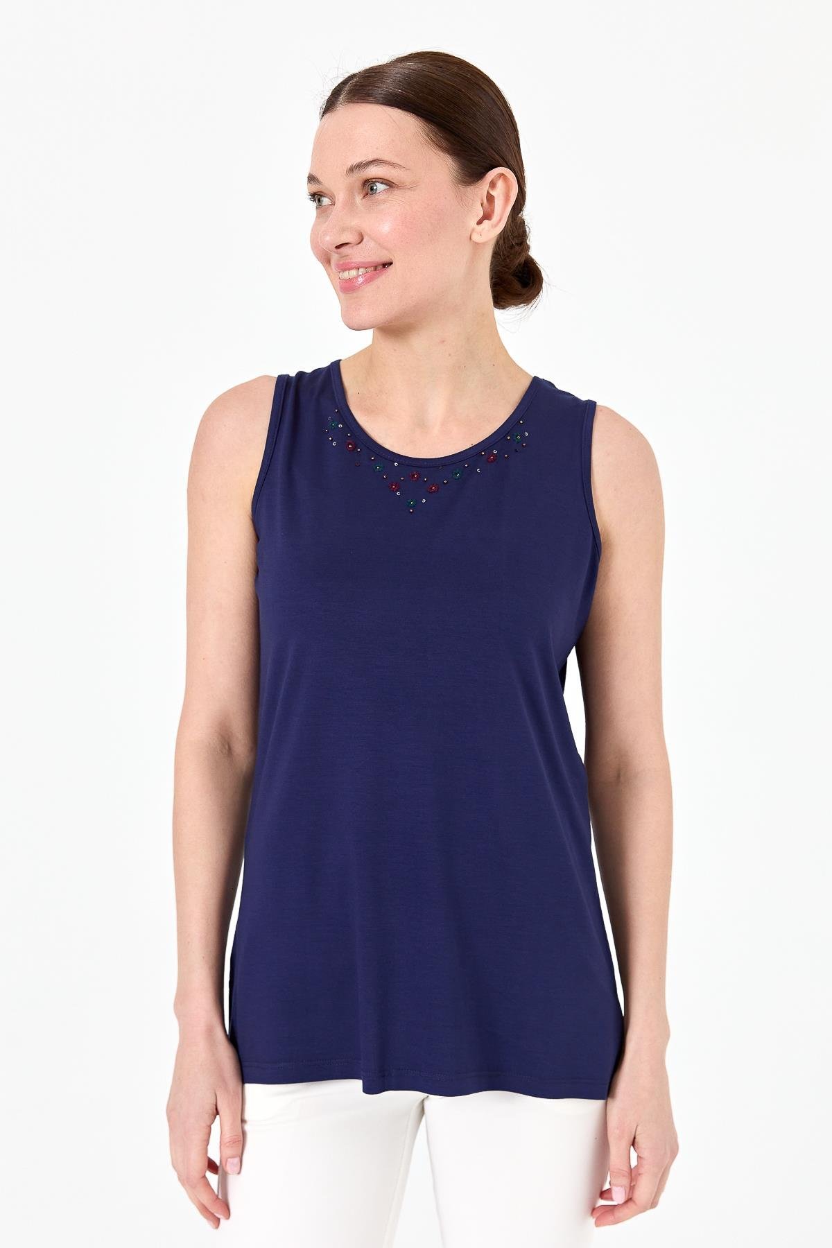 21868Kadın Sıfır Yaka İşlemeli Askılı Penye T-shirt Lacivert