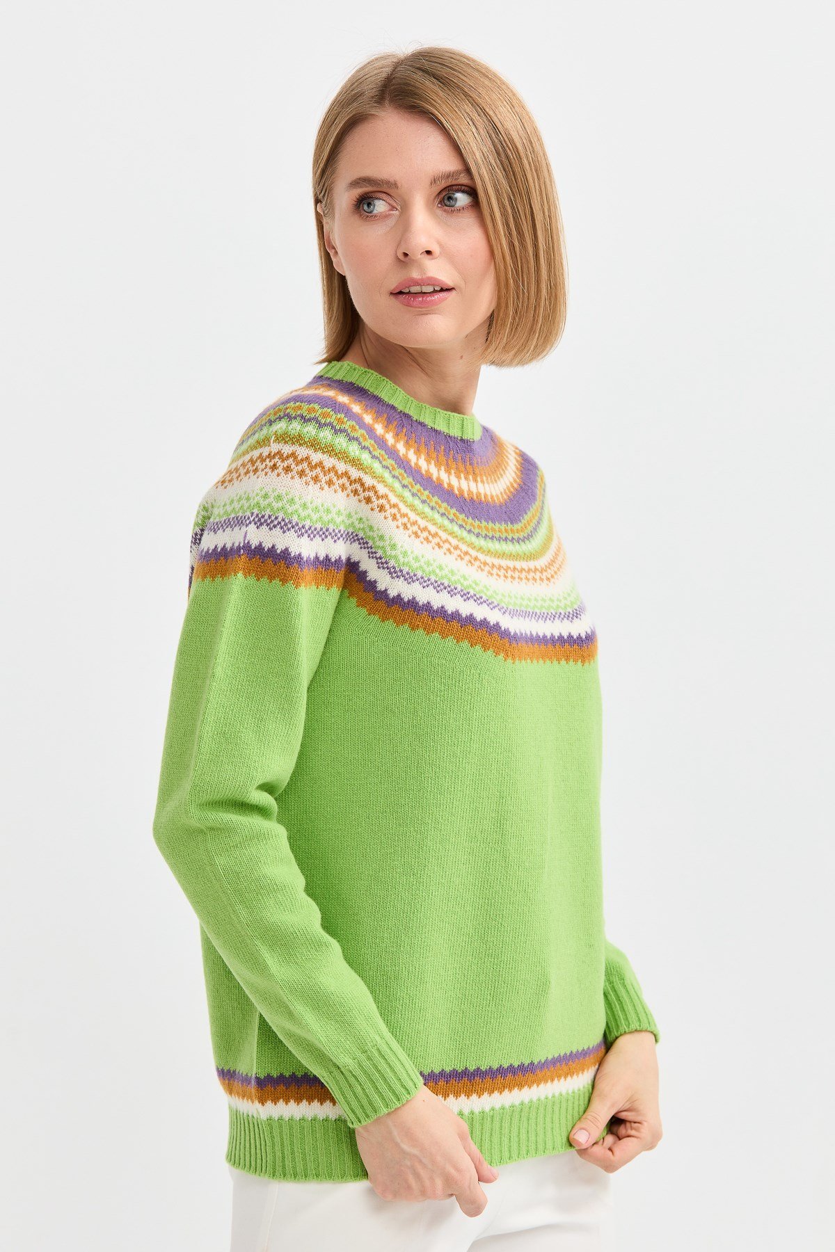 22086Kadın Sıfır Yaka Jakarlı Yün Kazak A.E.Yeşili