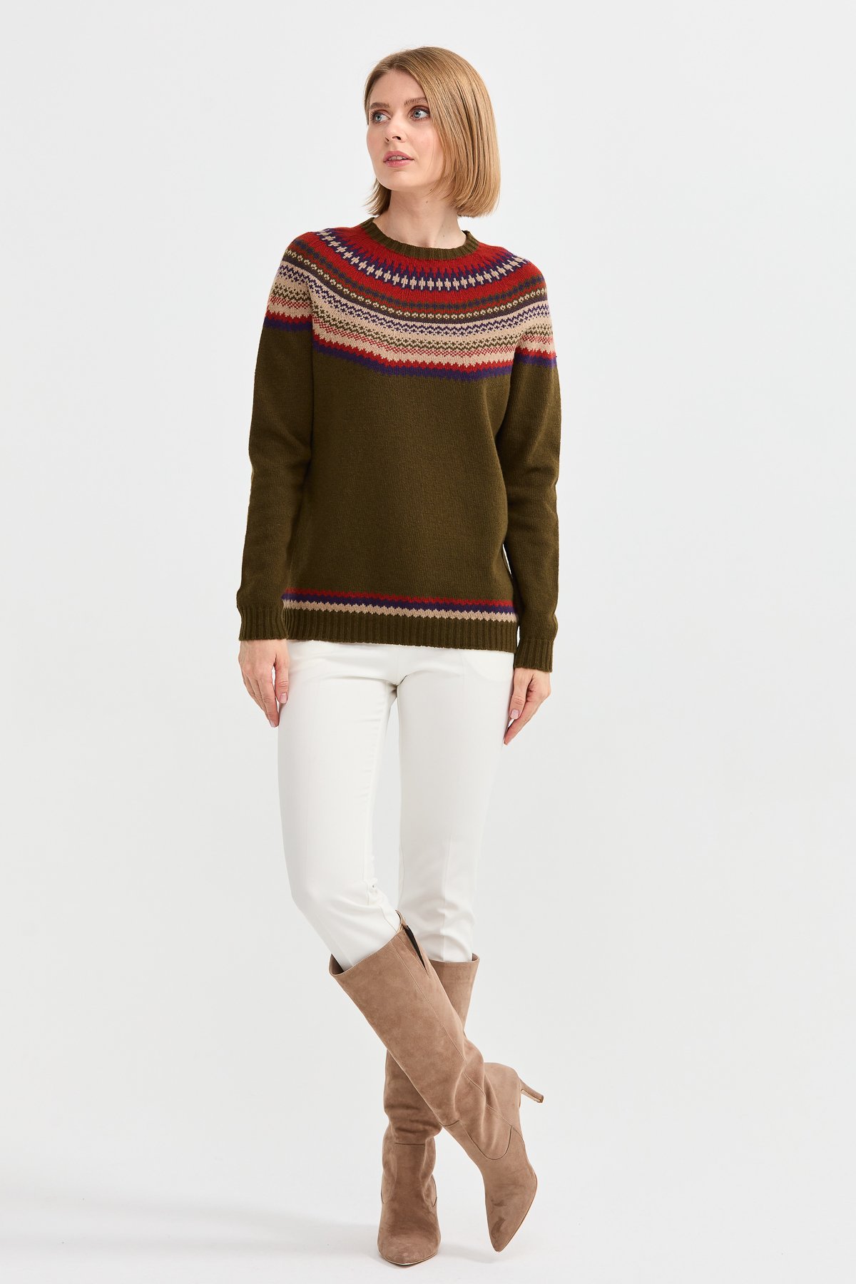 22086Женский шерстяной свитер с круглым вырезом и отделкой, светло зеленый