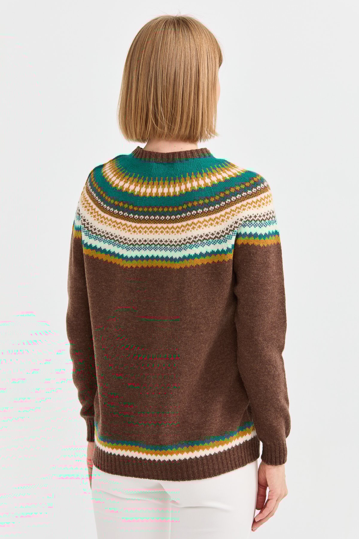 22086Kadın Sıfır Yaka Jakarlı Yün Kazak D.Kahve