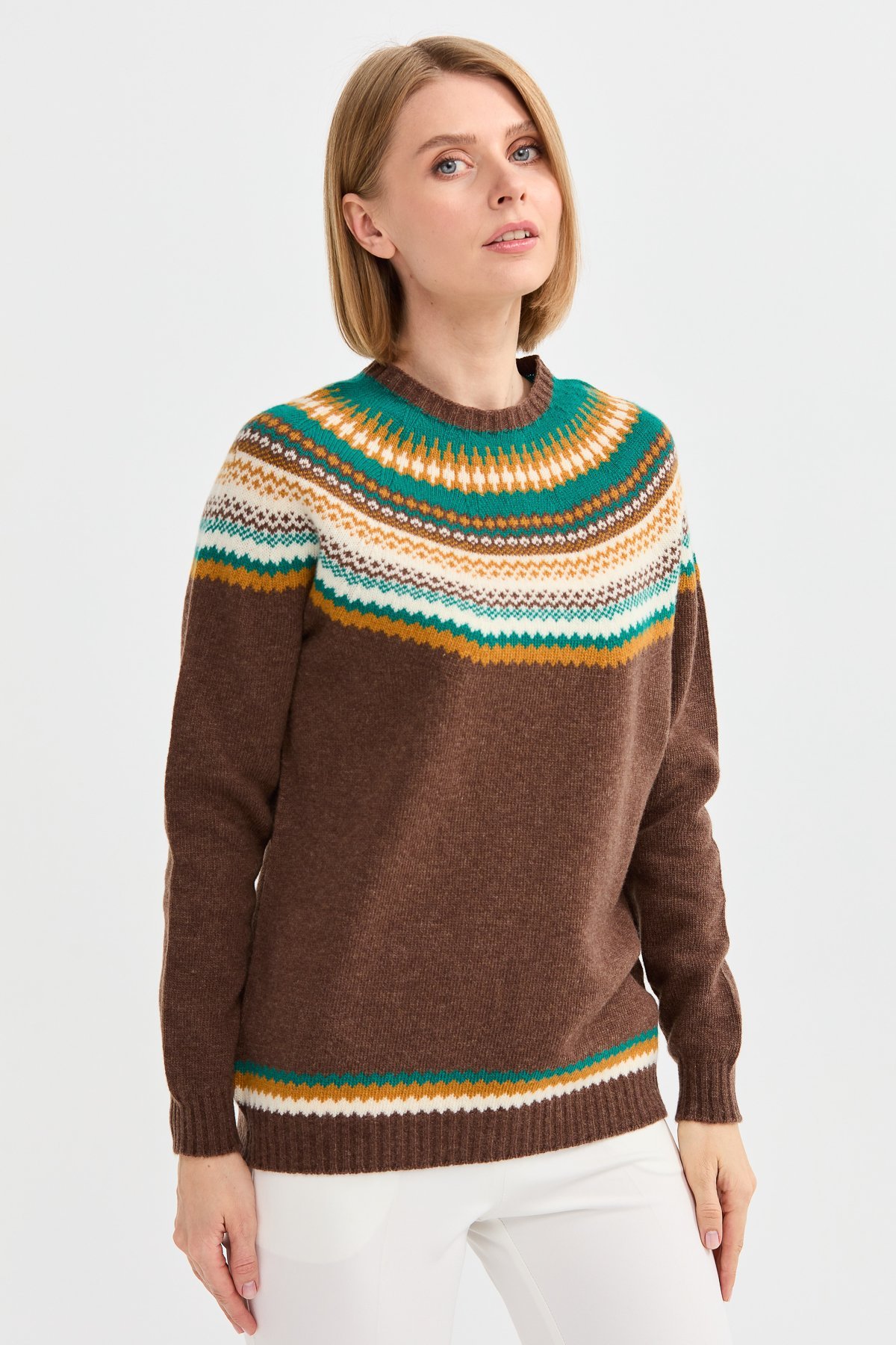 22086Kadın Sıfır Yaka Jakarlı Yün Kazak D.Kahve