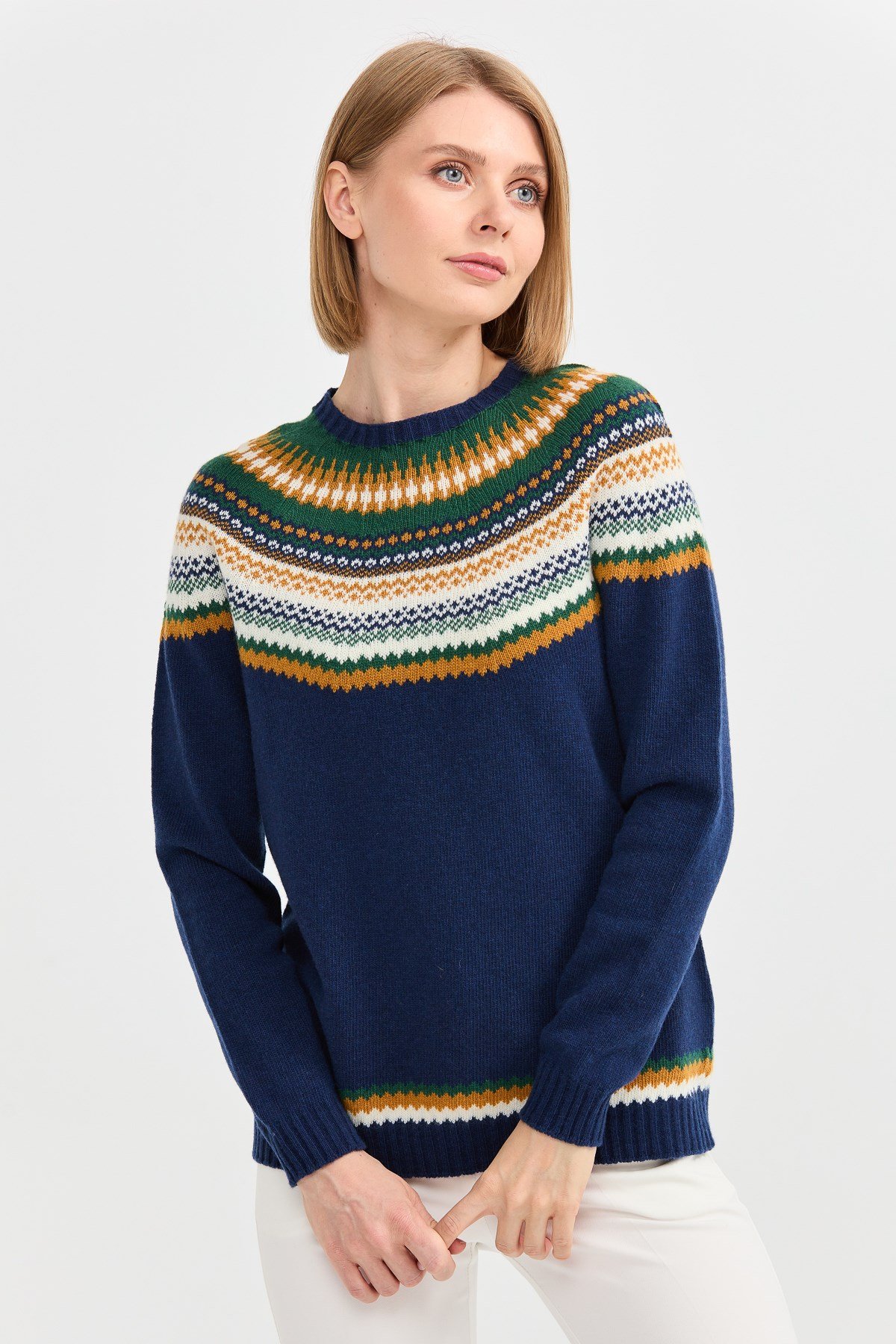 22086Женский шерстяной свитер с круглым вырезом и отделкой, индиго