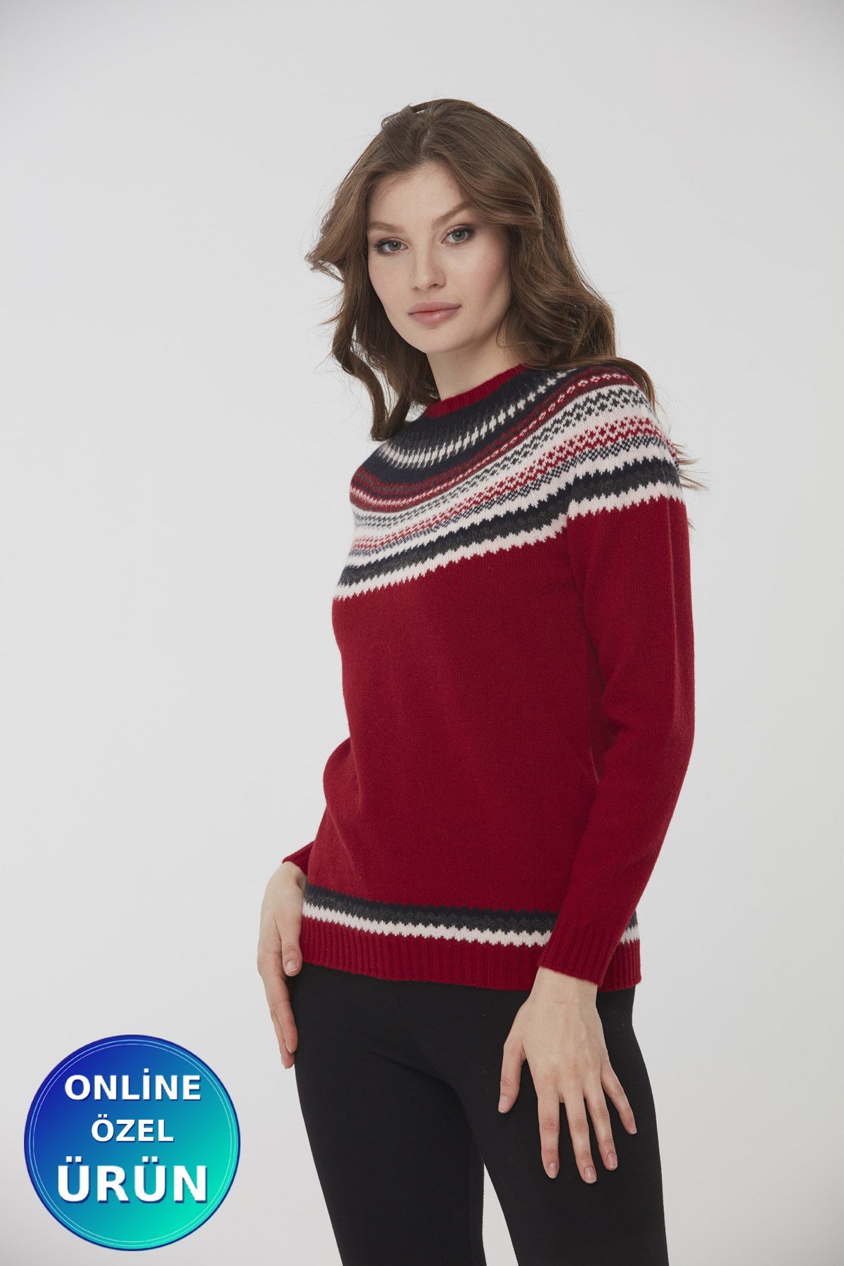 22086Women's Round Neckline Wool Sweater