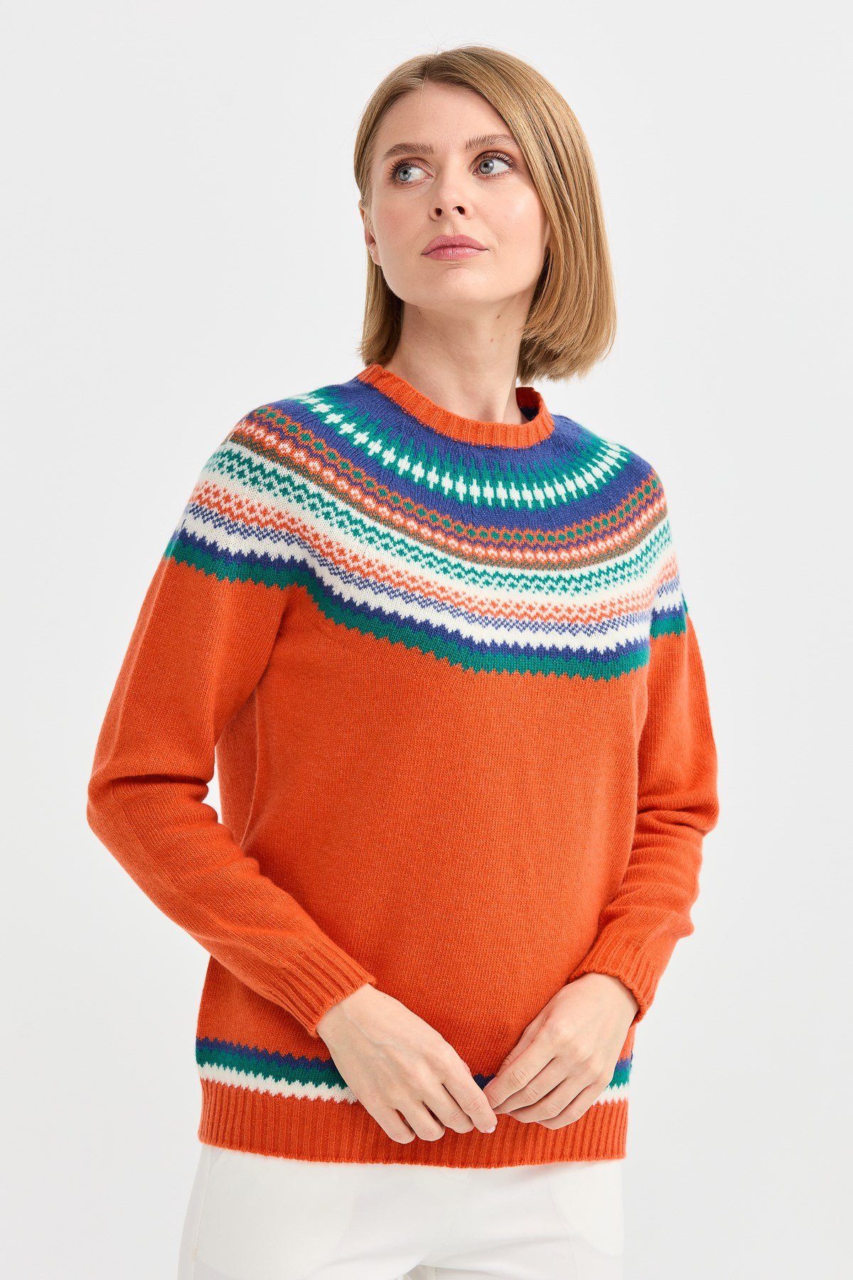 22086Kadın Sıfır Yaka Jakarlı Yün Kazak Portakal