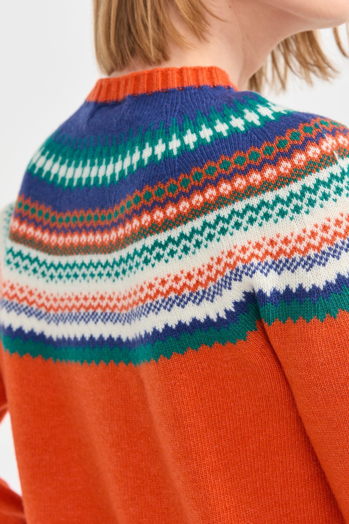 22086Kadın Sıfır Yaka Jakarlı Yün Kazak Portakal