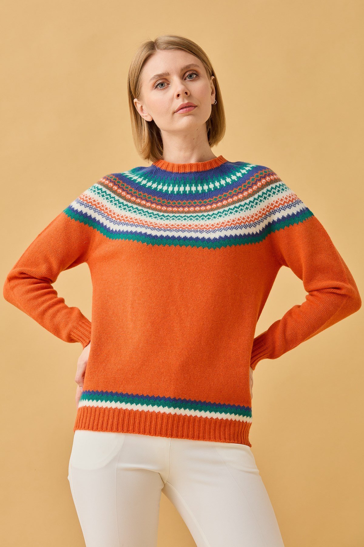 22086Kadın Sıfır Yaka Jakarlı Yün Kazak Portakal