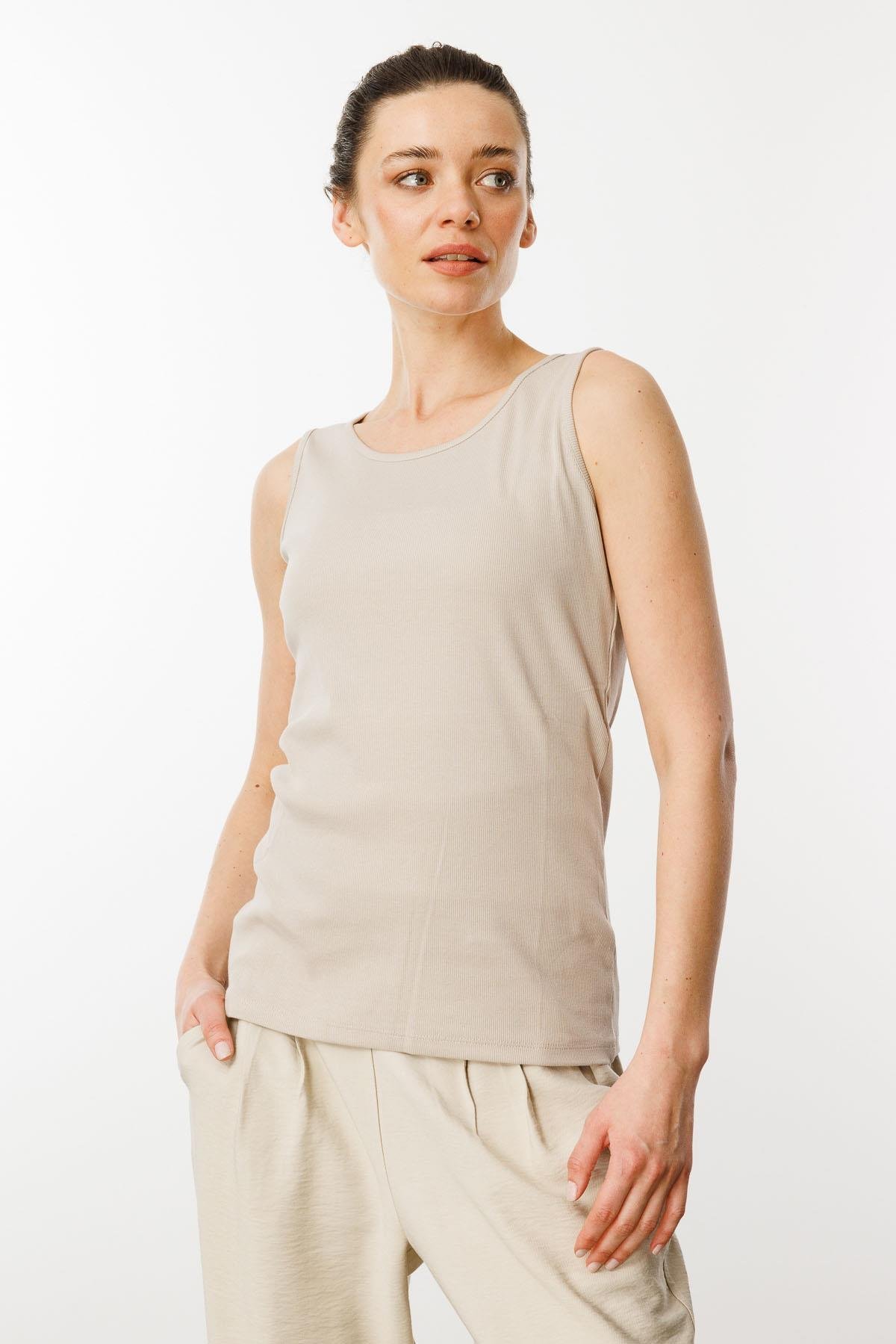 23772Kadın Sıfır Yaka Kaşkorse Pamuklu Askılı T-shirt Bej