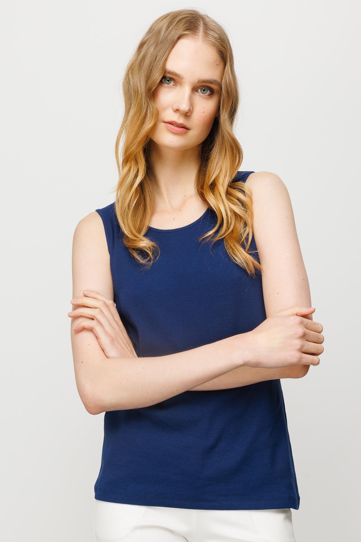 23772Kadın Sıfır Yaka Kaşkorse Pamuklu Askılı T-shirt Lacivert