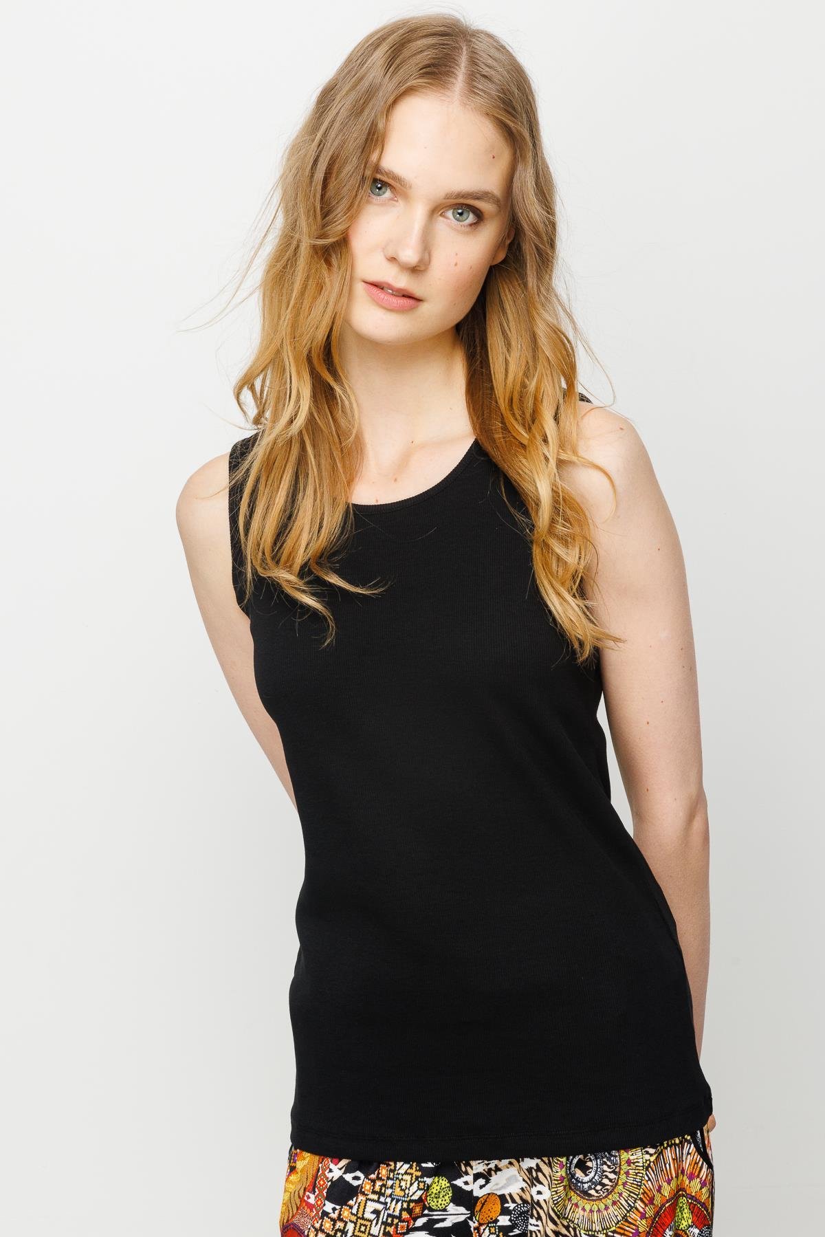 23772Kadın Sıfır Yaka Kaşkorse Pamuklu Askılı T-shirt Siyah