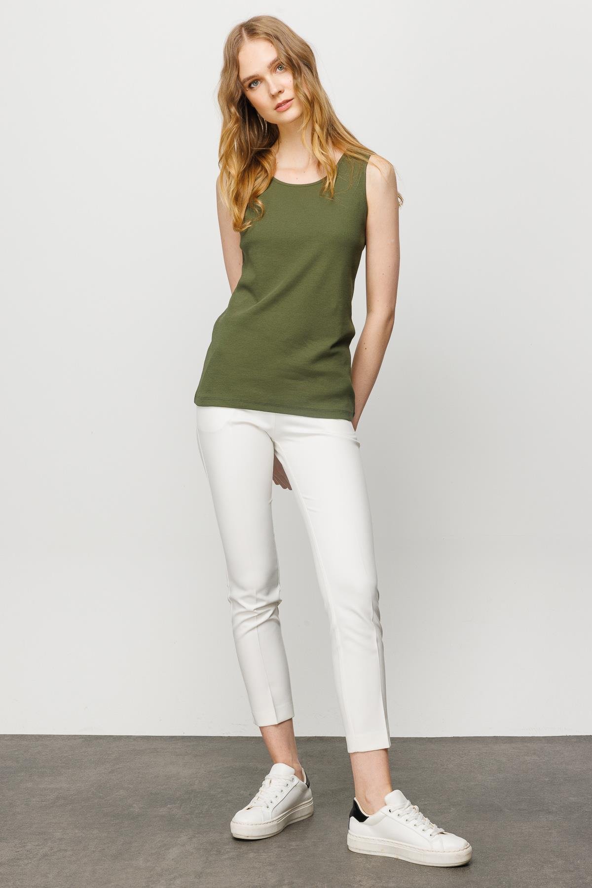 23772Kadın Sıfır Yaka Kaşkorse Pamuklu Askılı T-shirt Haki
