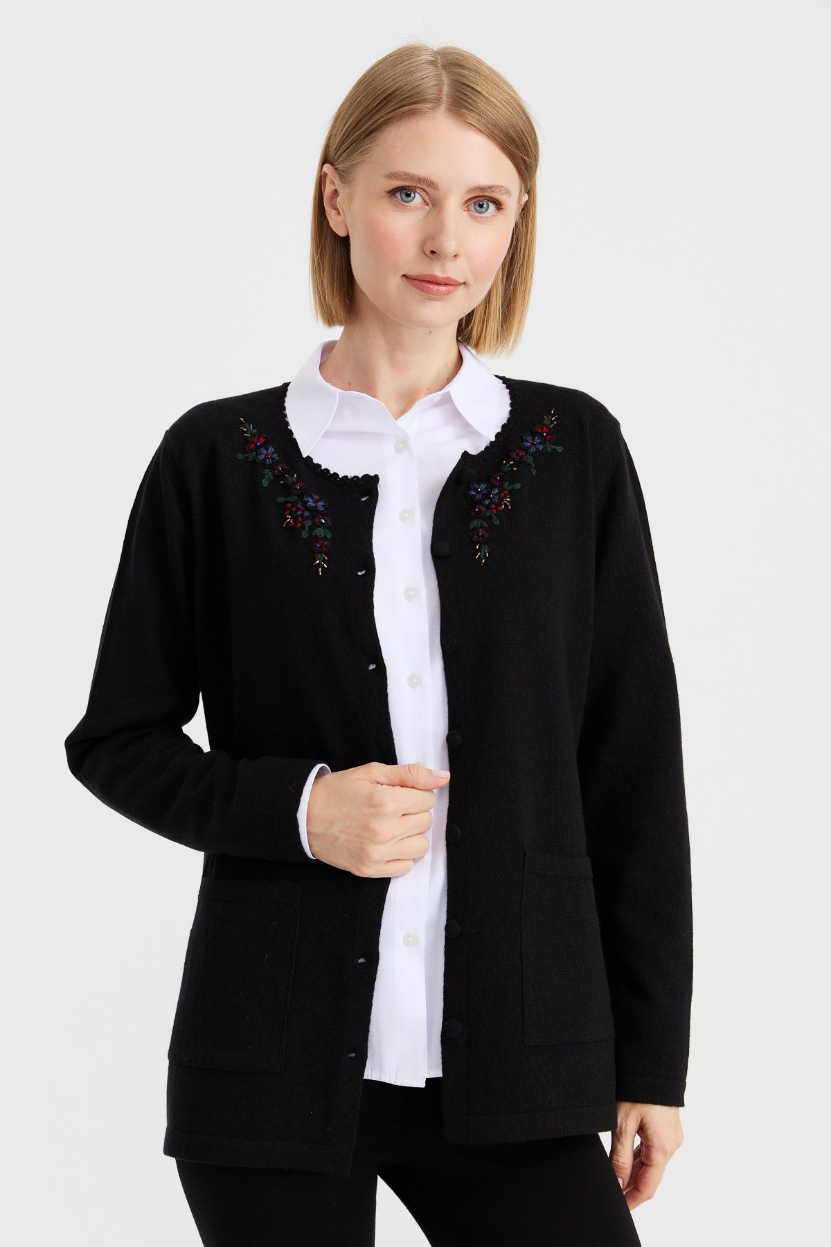 23003Women's Zero Neck Edge Lace Embroidered Wool Jacket Black