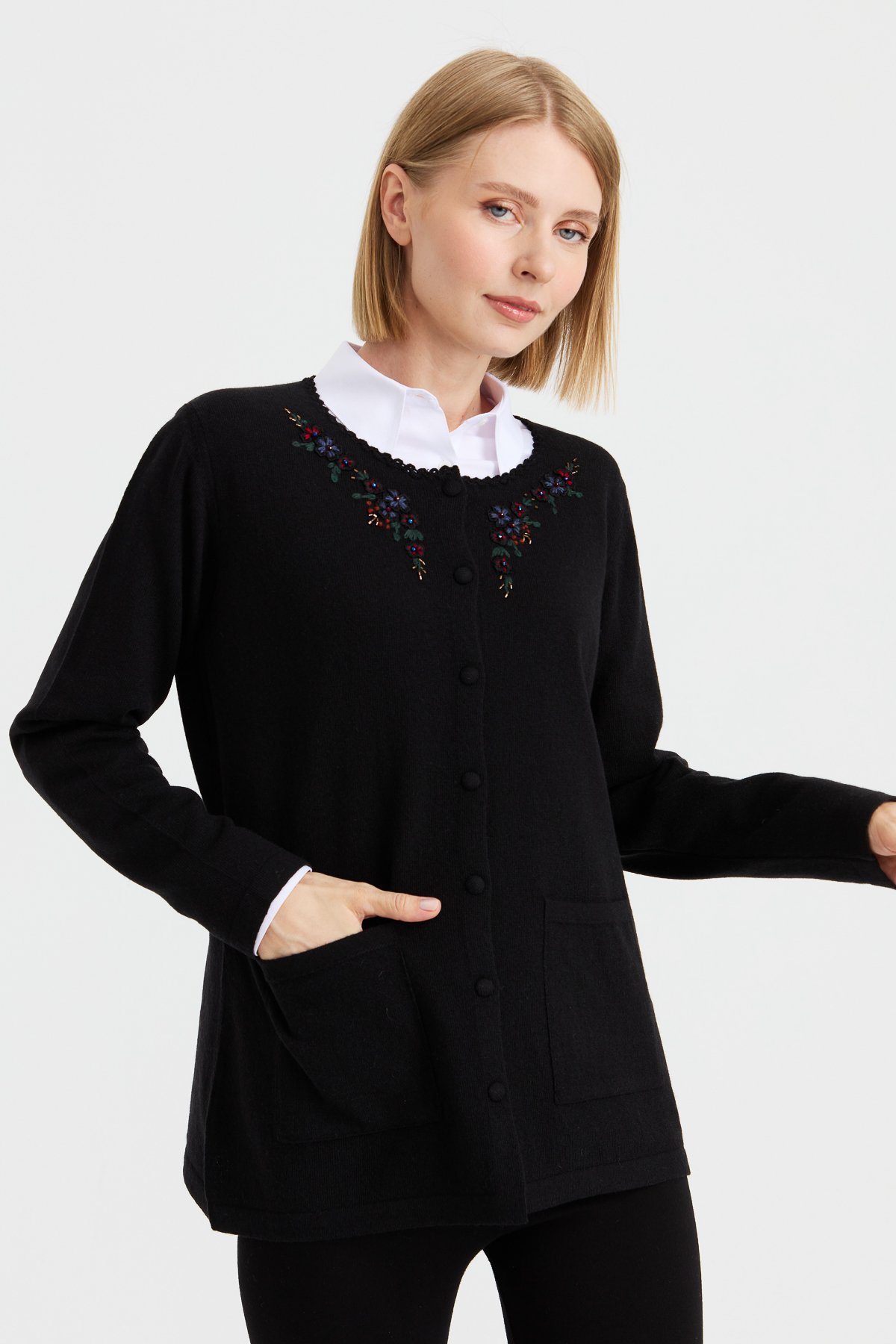 23003Women's Zero Neck Edge Lace Embroidered Wool Jacket Black