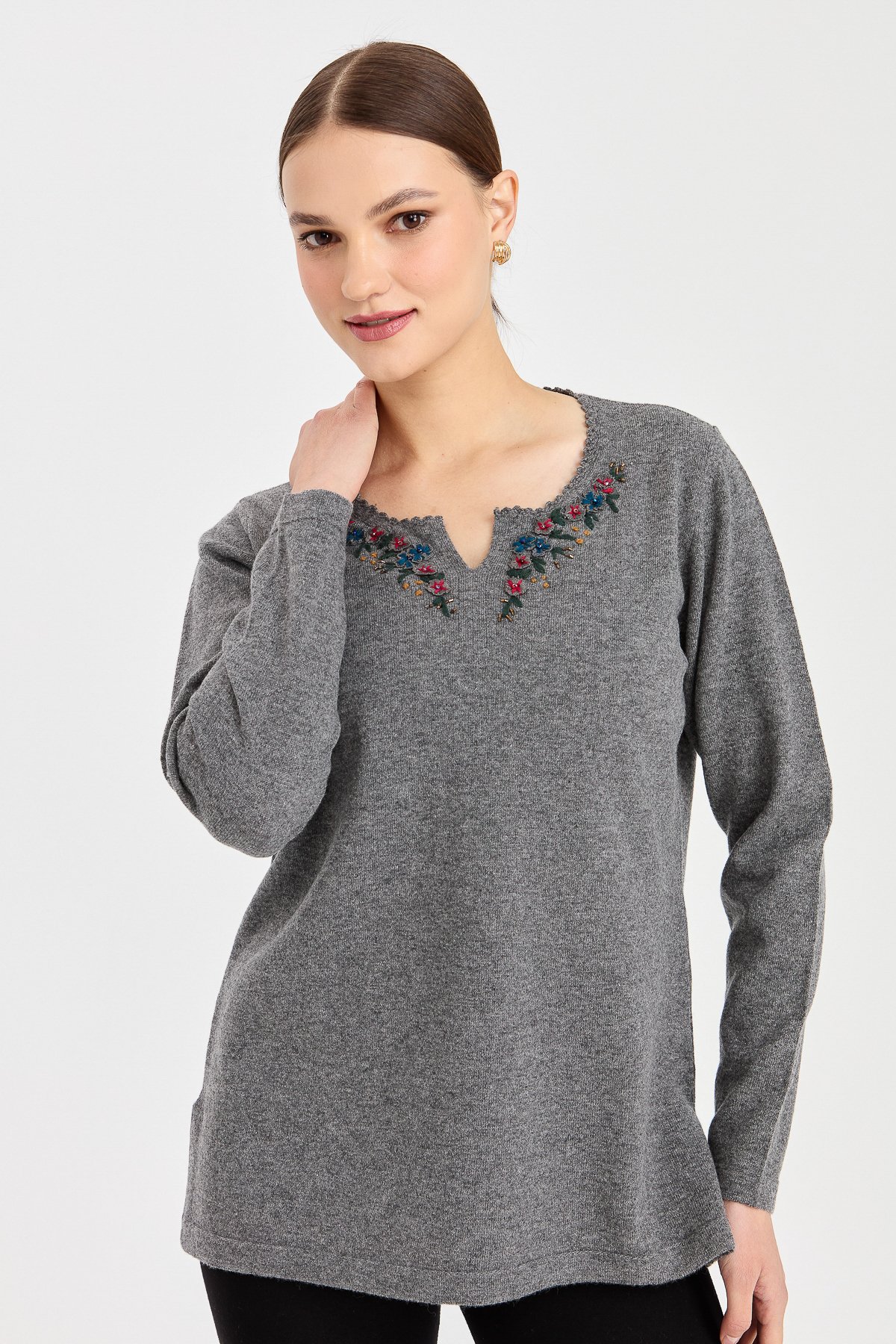 23005Women's Zero Neck Edge Lace Embroidered Wool Sweater Gray