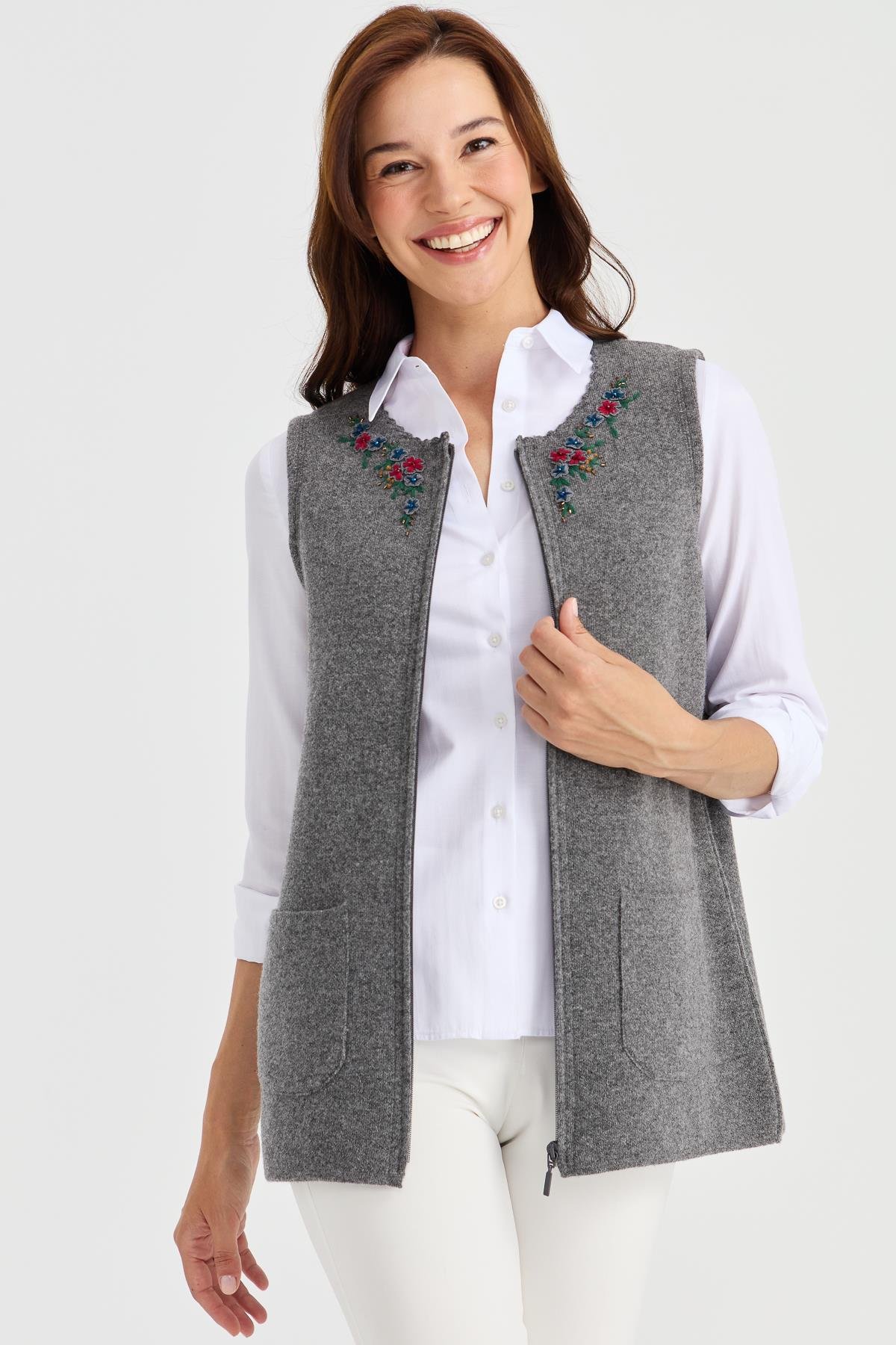 23000Kadın Sıfır Yaka Kenarı Dantel İşlemeli Yün Yelek Füme