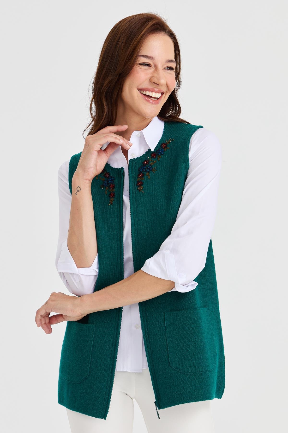 23000Kadın Sıfır Yaka Kenarı Dantel İşlemeli Yün Yelek K.Ö.başı