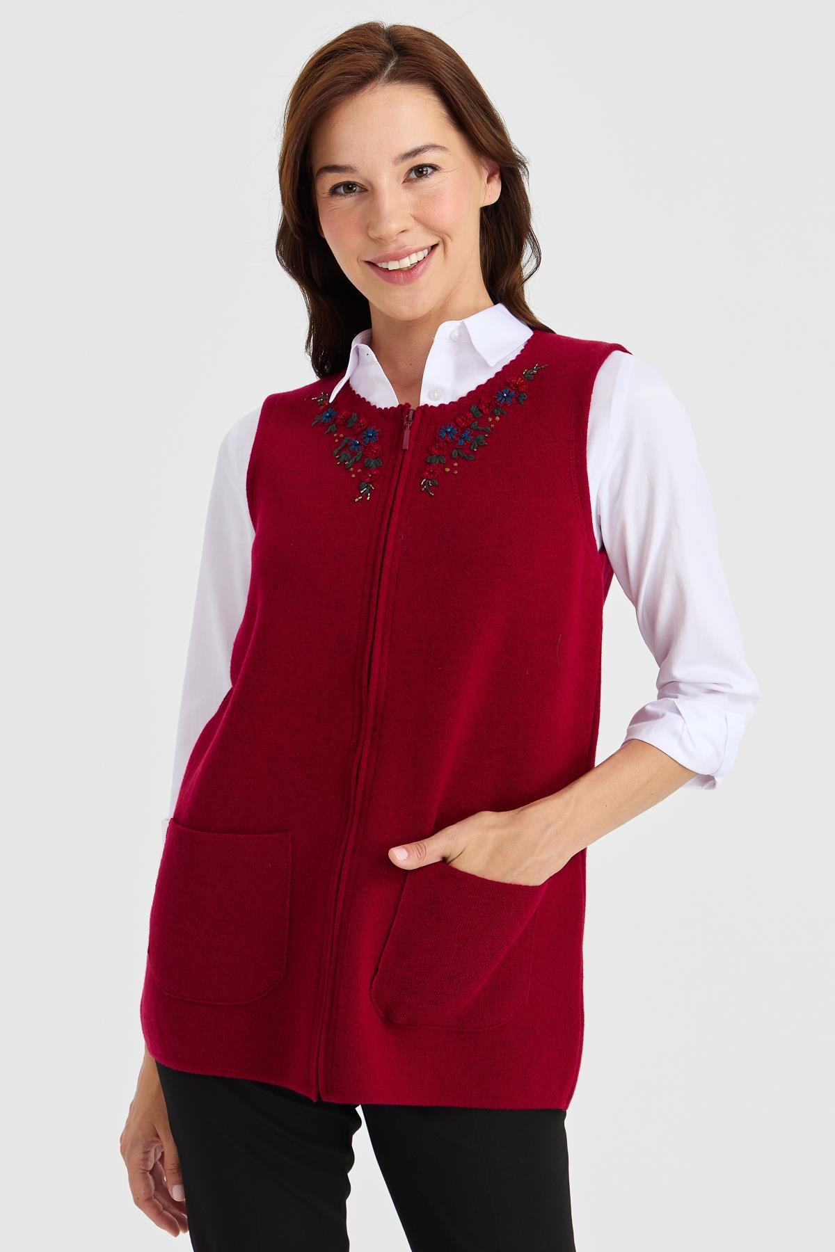 23000Kadın Sıfır Yaka Kenarı Dantel İşlemeli Yün Yelek V.Çürüğü