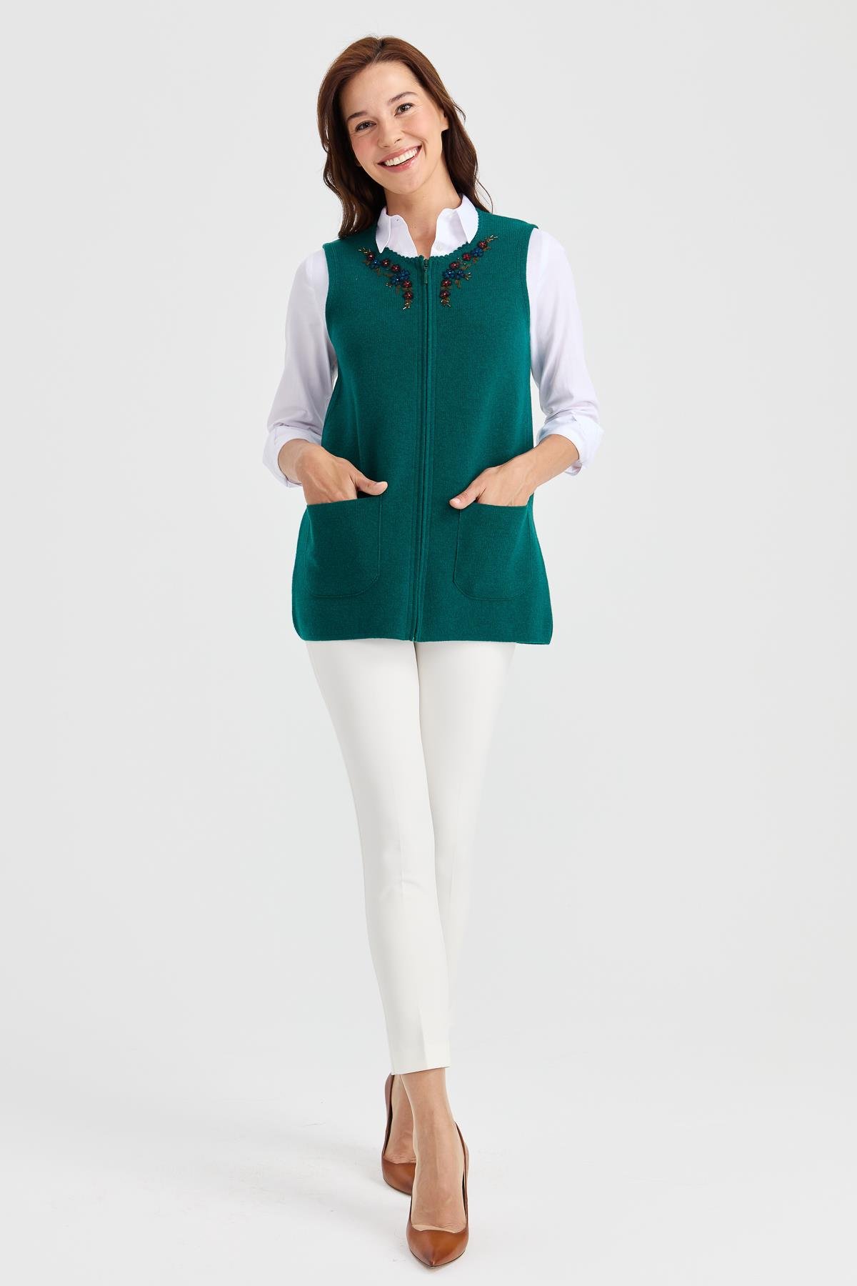 23000Kadın Sıfır Yaka Kenarı Dantel İşlemeli Yün Yelek K.Ö.başı