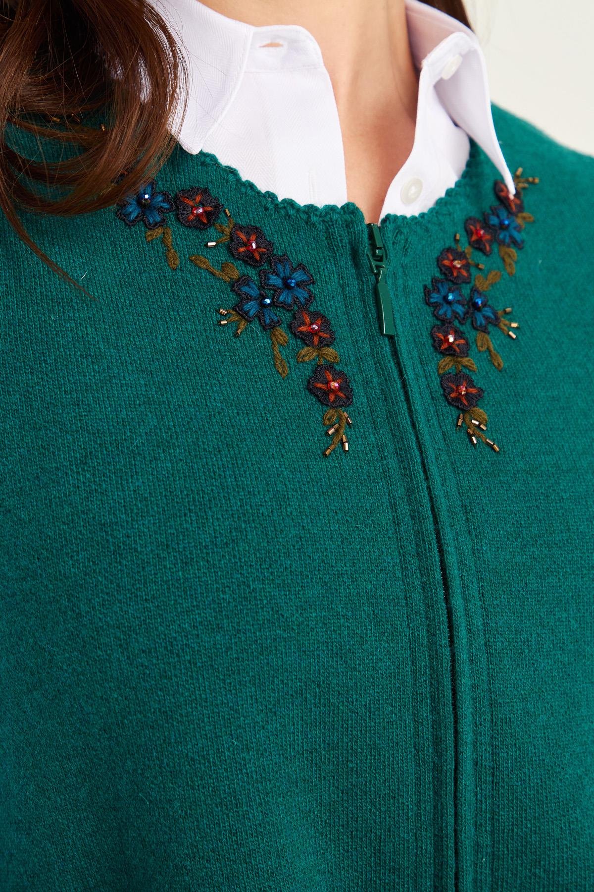 23000Kadın Sıfır Yaka Kenarı Dantel İşlemeli Yün Yelek K.Ö.başı