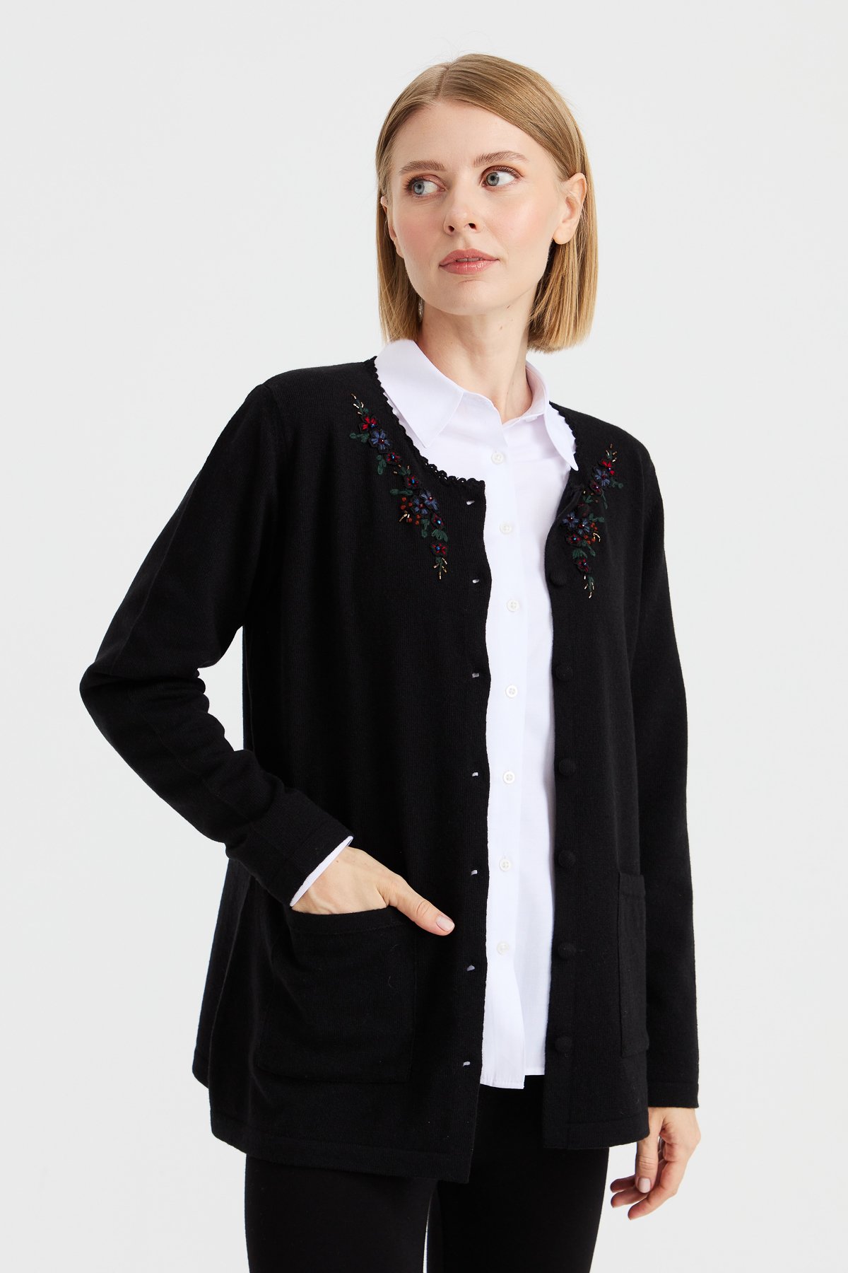 23003Women's Zero Neck Edge Lace Embroidered Wool Jacket Black