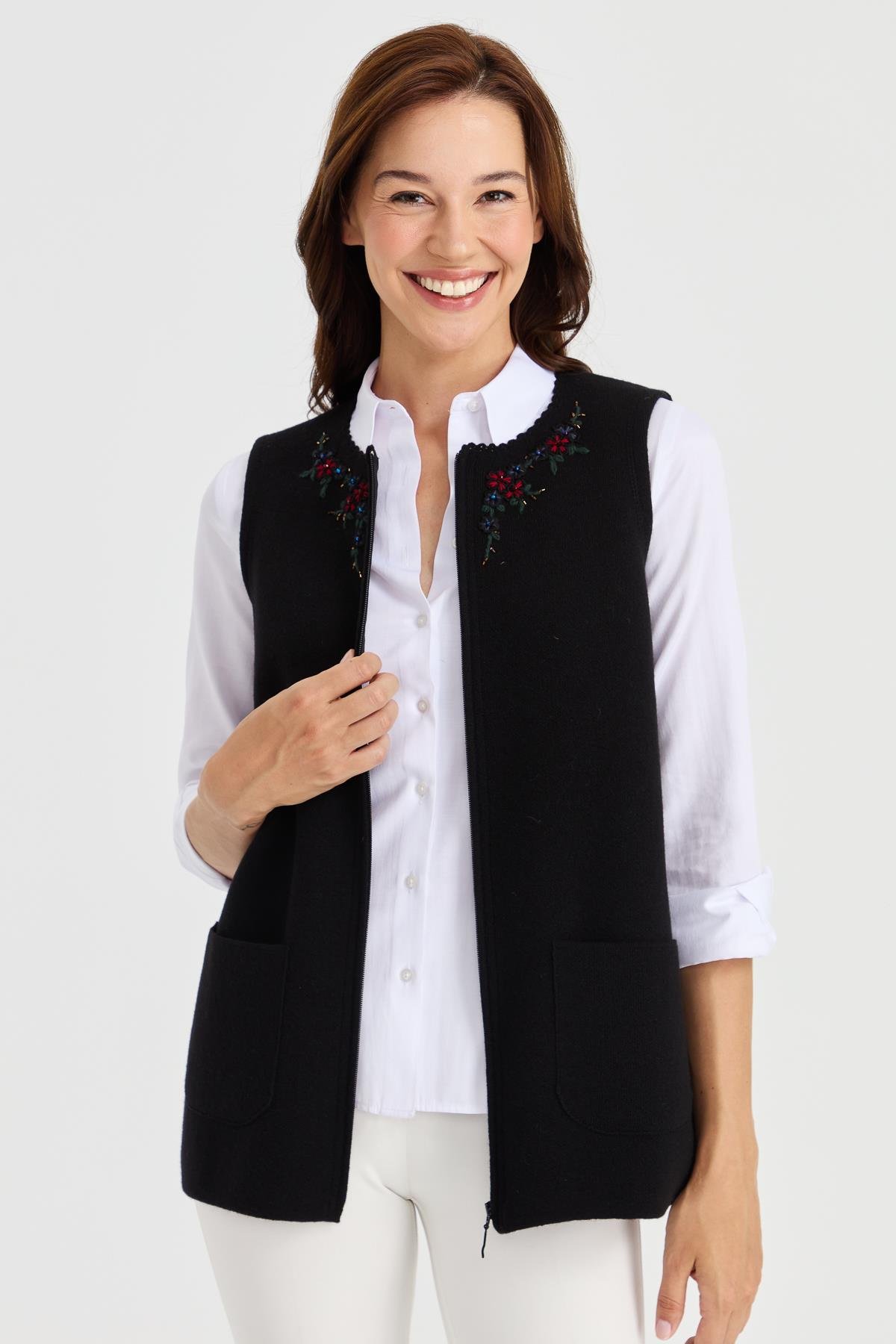 23000Kadın Sıfır Yaka Kenarı Dantel İşlemeli Yün Yelek Siyah