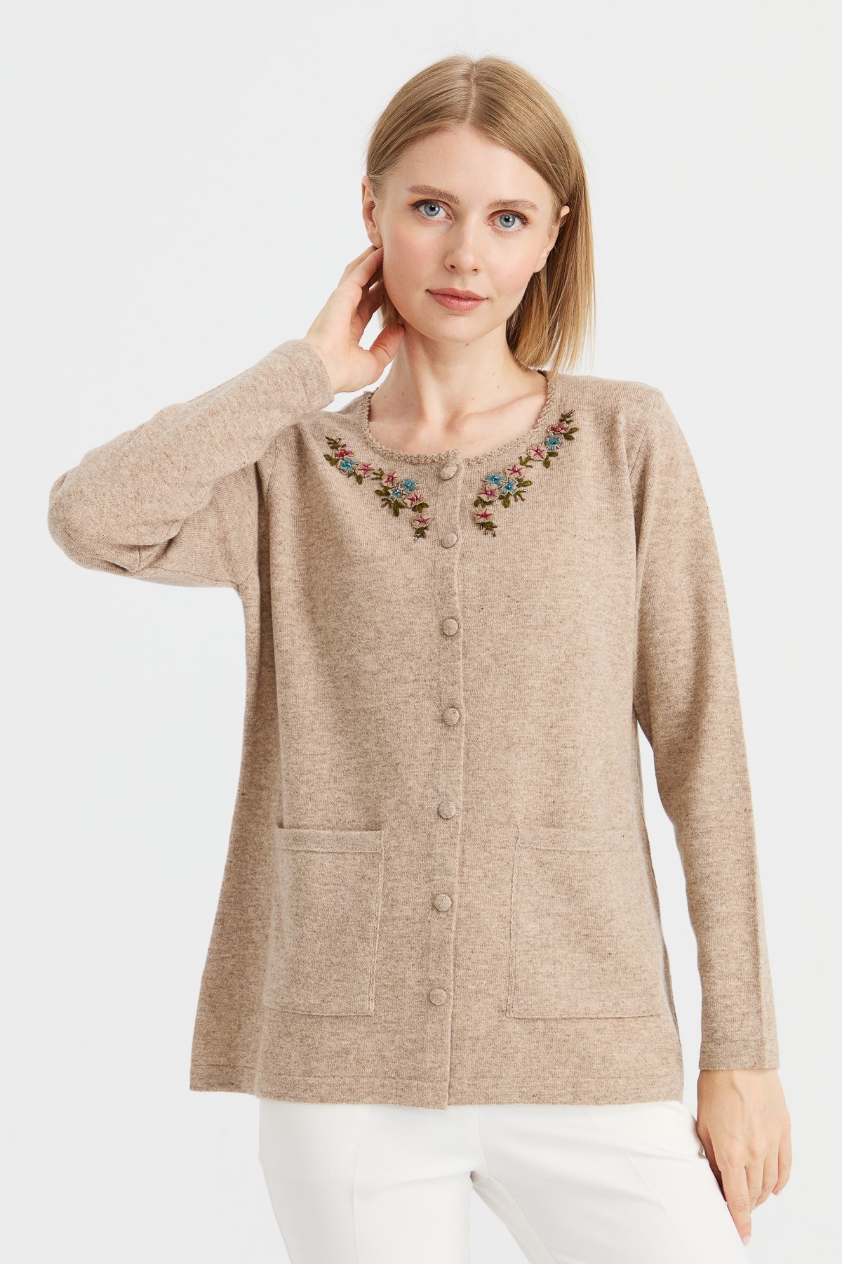 23003Kadın Sıfır Yaka Kenarı Dantel İşlemeli Yün Ceket K.Bej