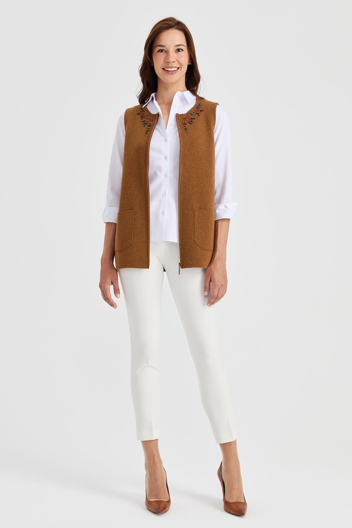 23000Kadın Sıfır Yaka Kenarı Dantel İşlemeli Yün Yelek K.taba