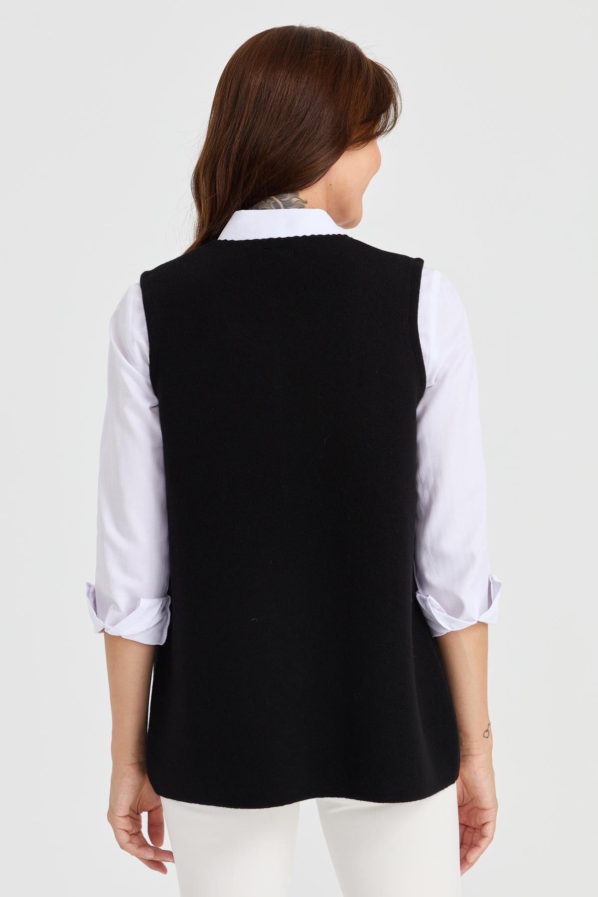 23000Kadın Sıfır Yaka Kenarı Dantel İşlemeli Yün Yelek Siyah