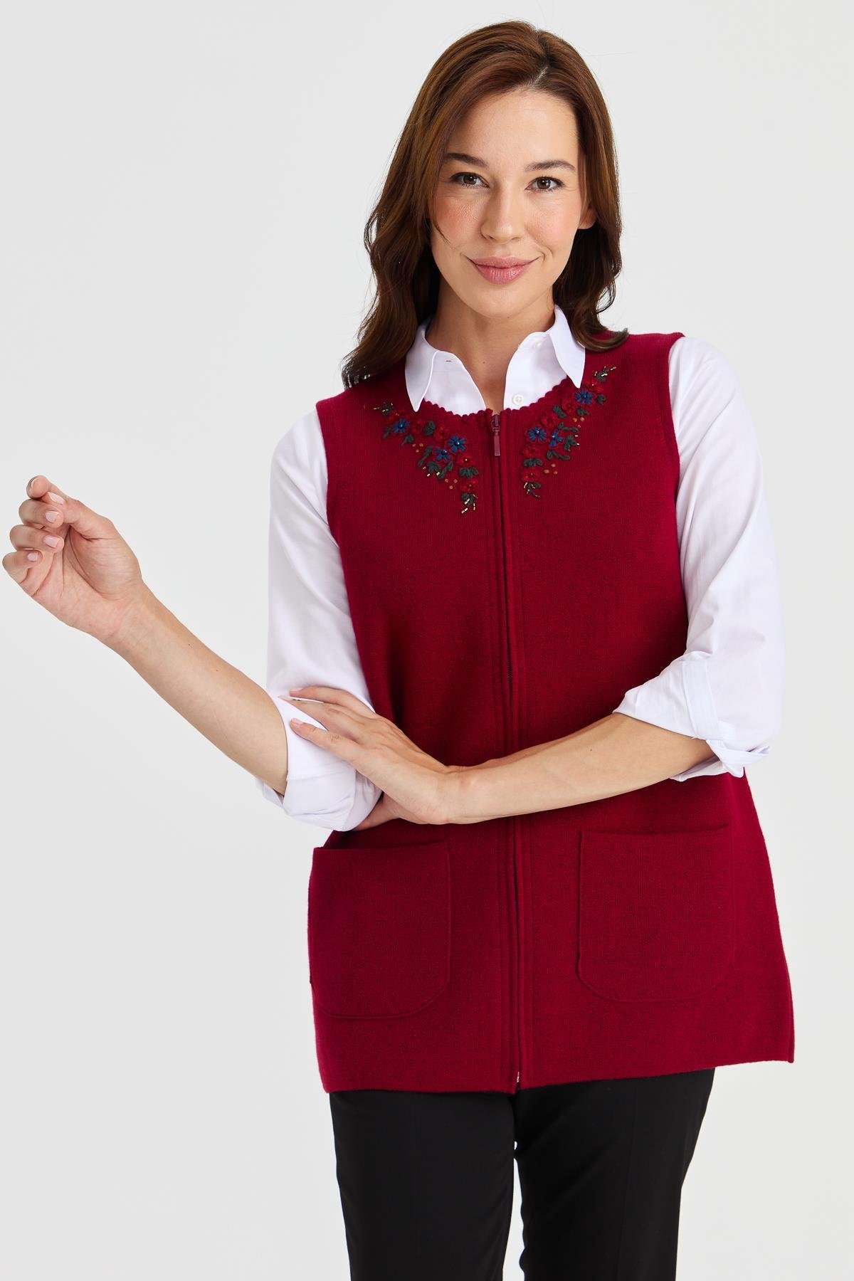 23000Kadın Sıfır Yaka Kenarı Dantel İşlemeli Yün Yelek V.Çürüğü