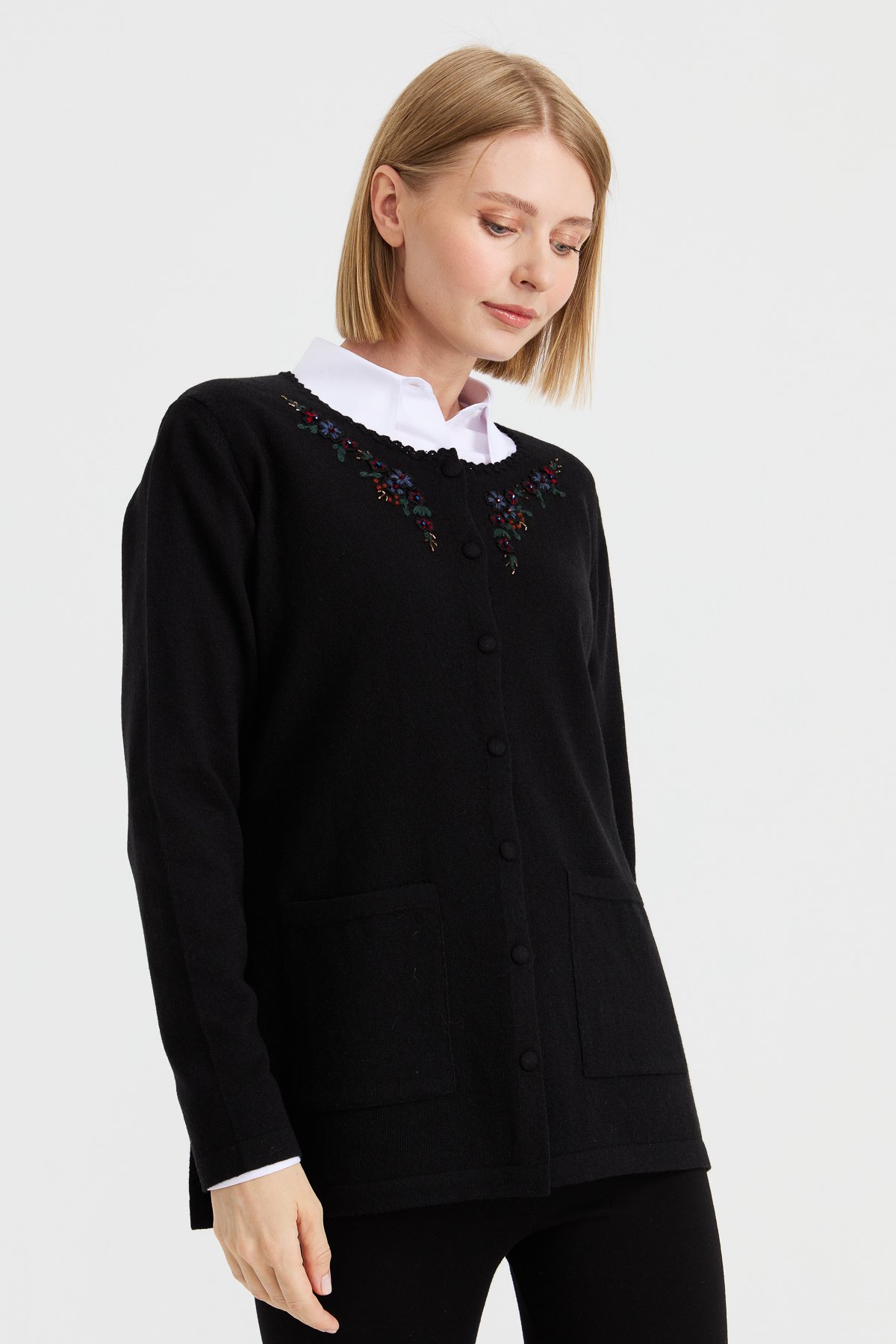 23003Women's Zero Neck Edge Lace Embroidered Wool Jacket Black